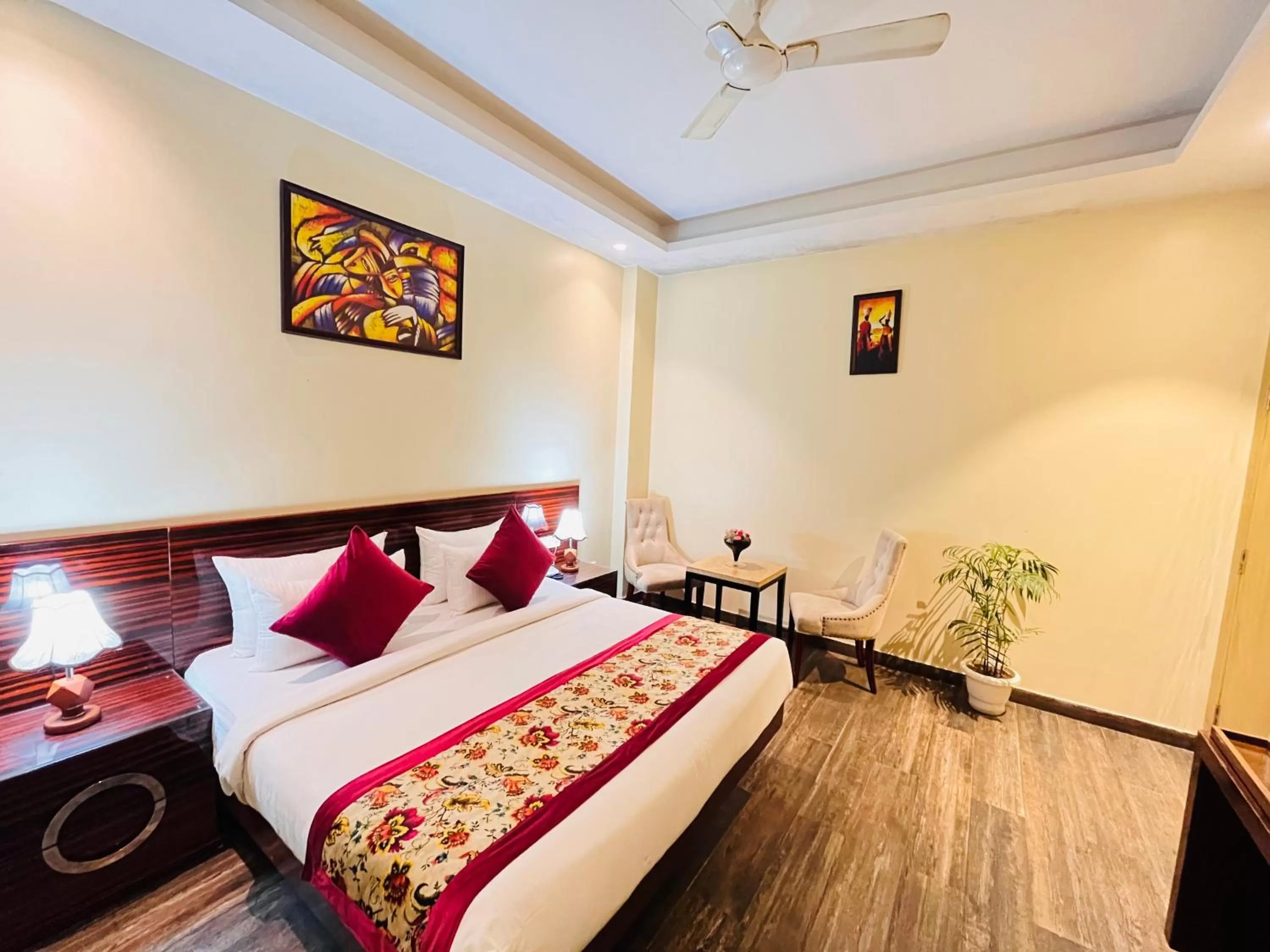 Bed in Hotel Banz near Delhi Airport