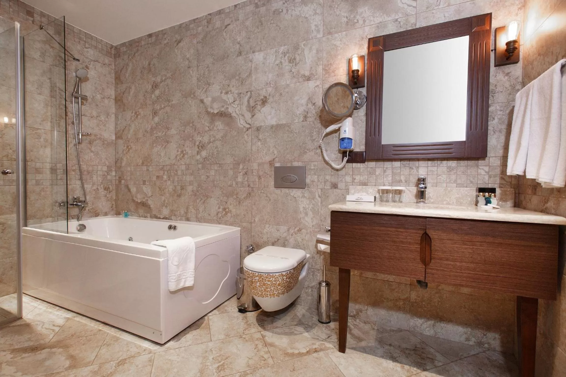 Toilet in Sera Lake Resort Hotel Spa & Aparts