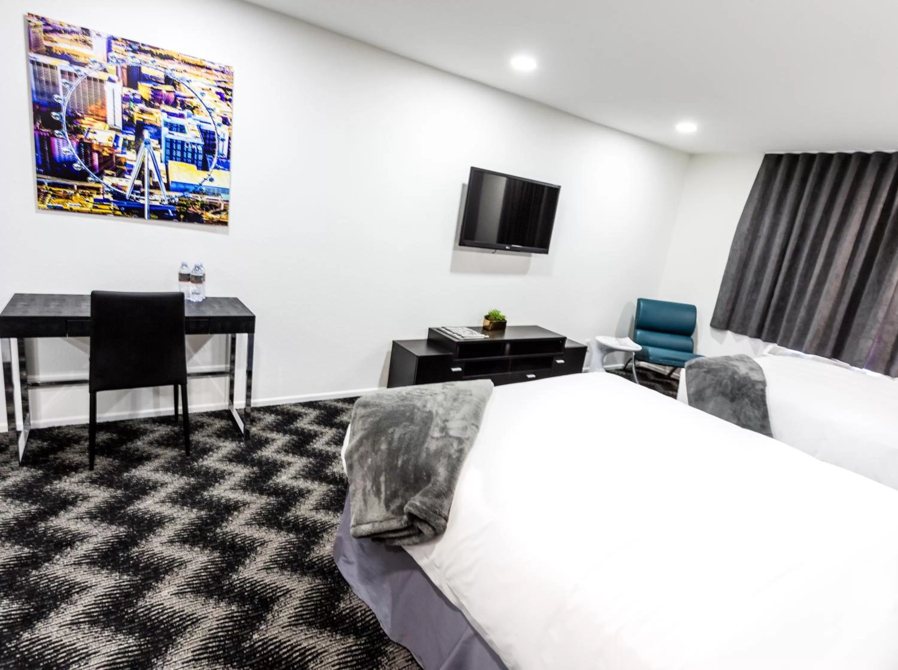 TV and multimedia, Bed in Siegel Select LV Strip-Convention Center