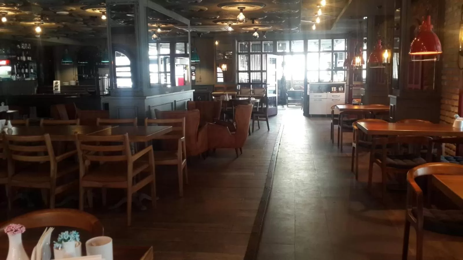 Restaurant/places to eat in Borapark Otel