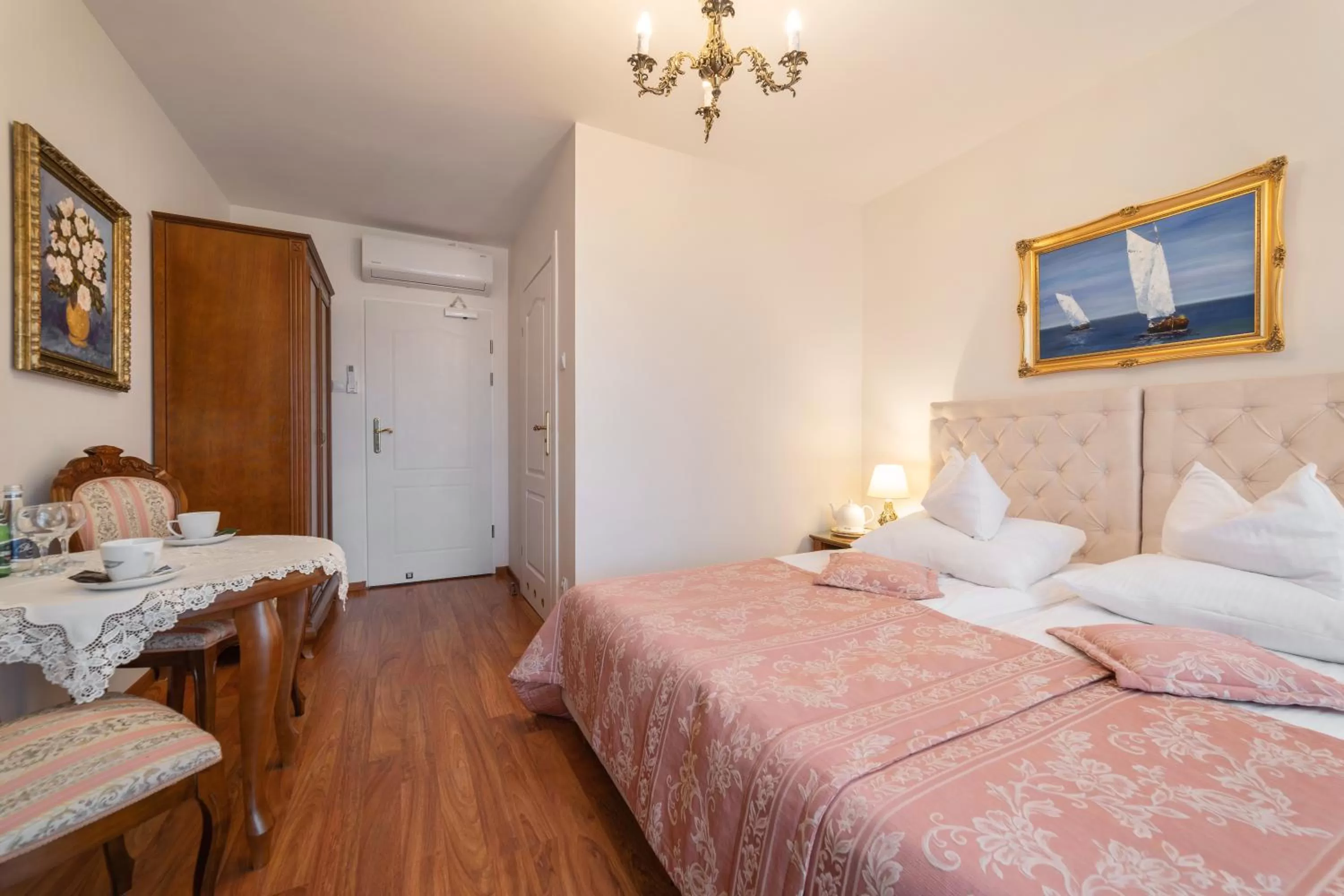 Bed in Pensjonat & Restauracja Admirał