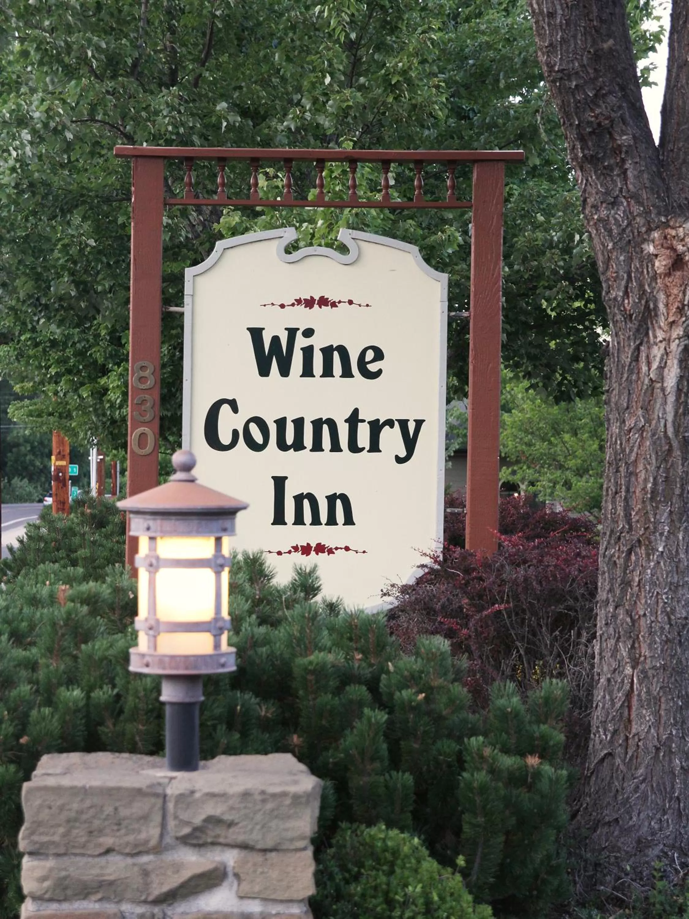 Facade/entrance in Wine Country Inn