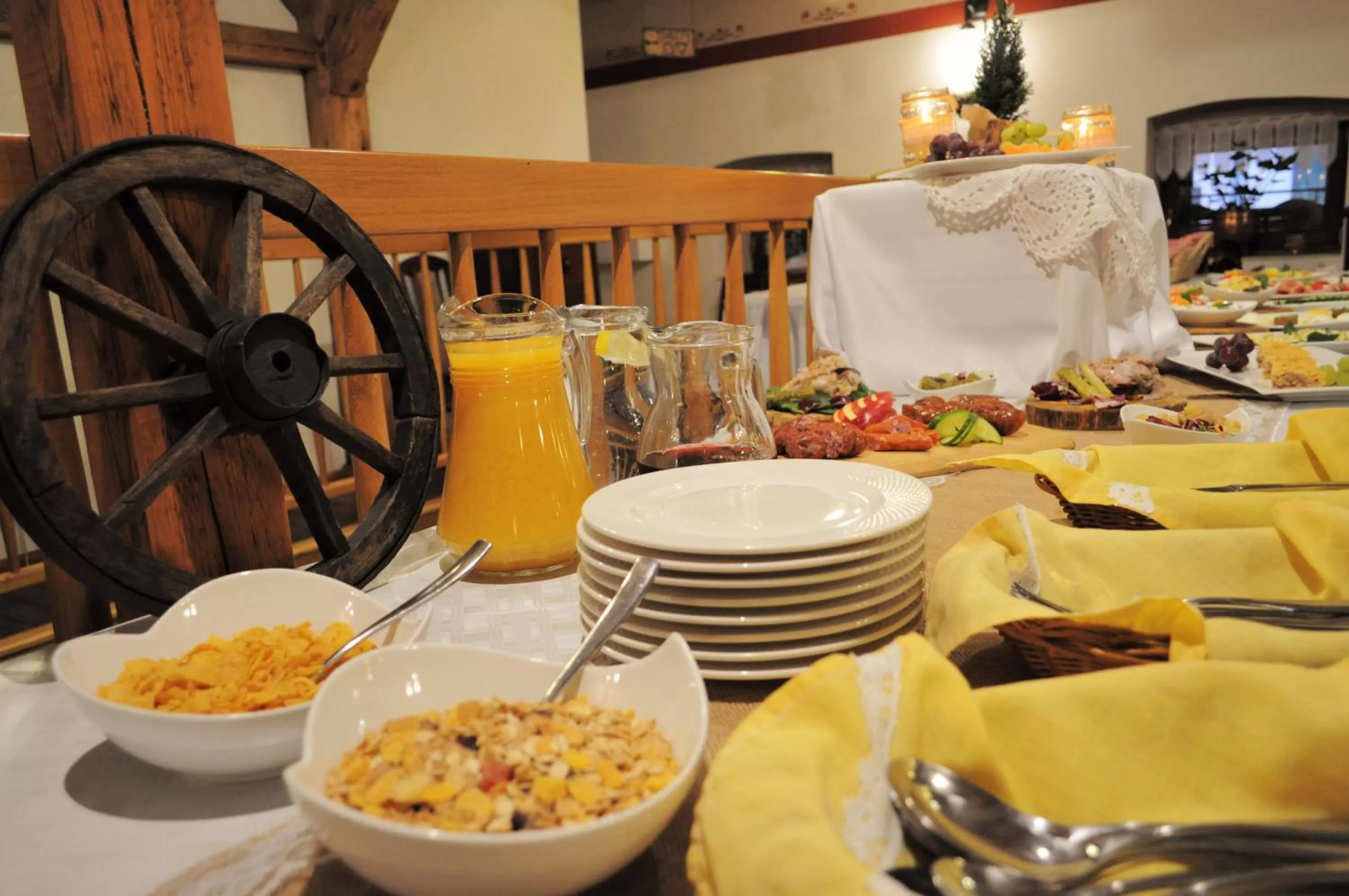 Buffet breakfast in Hotel Zamkowy Młyn