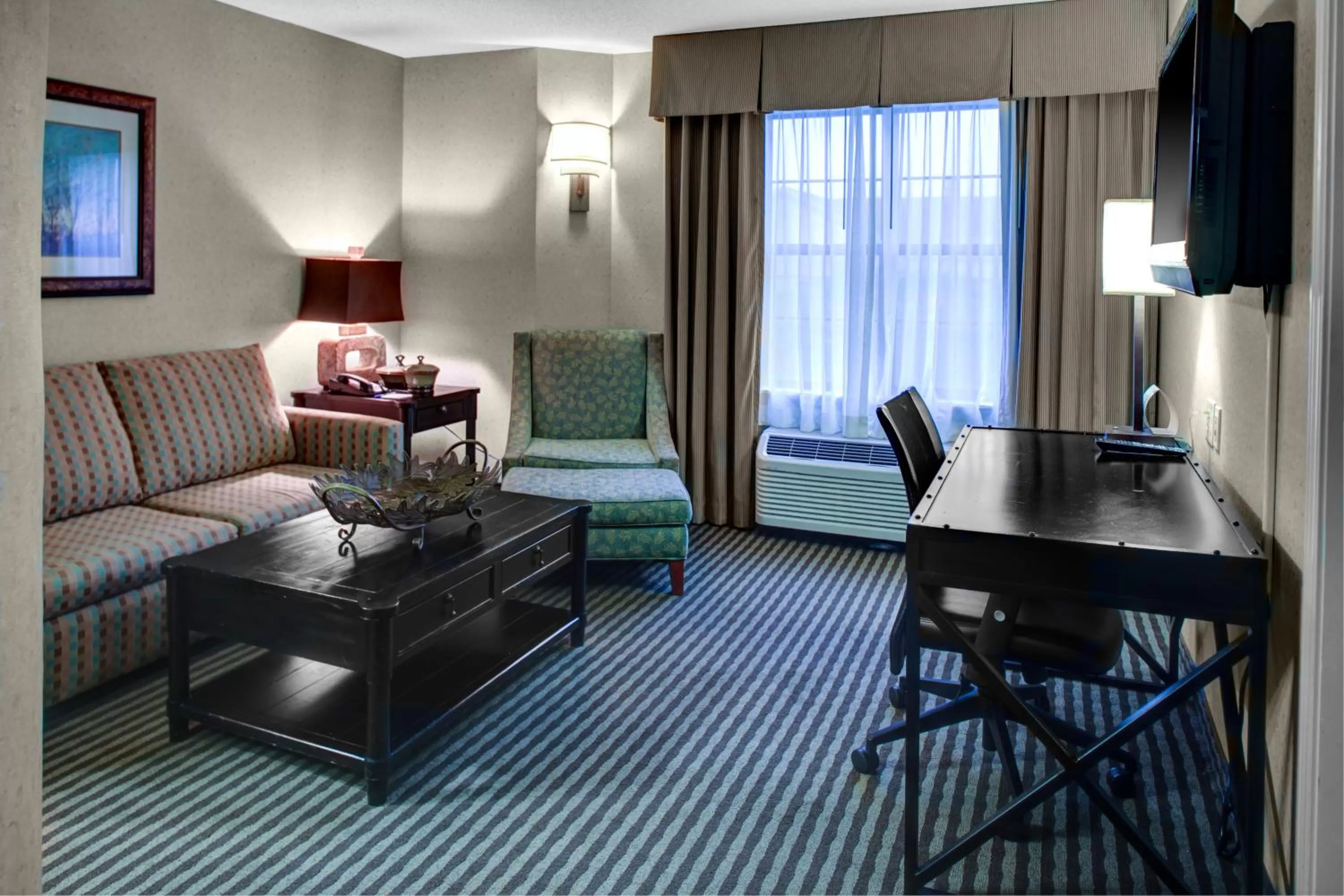 Photo of the whole room in Holiday Inn Express Hotel & Suites Atlanta Buckhead by IHG