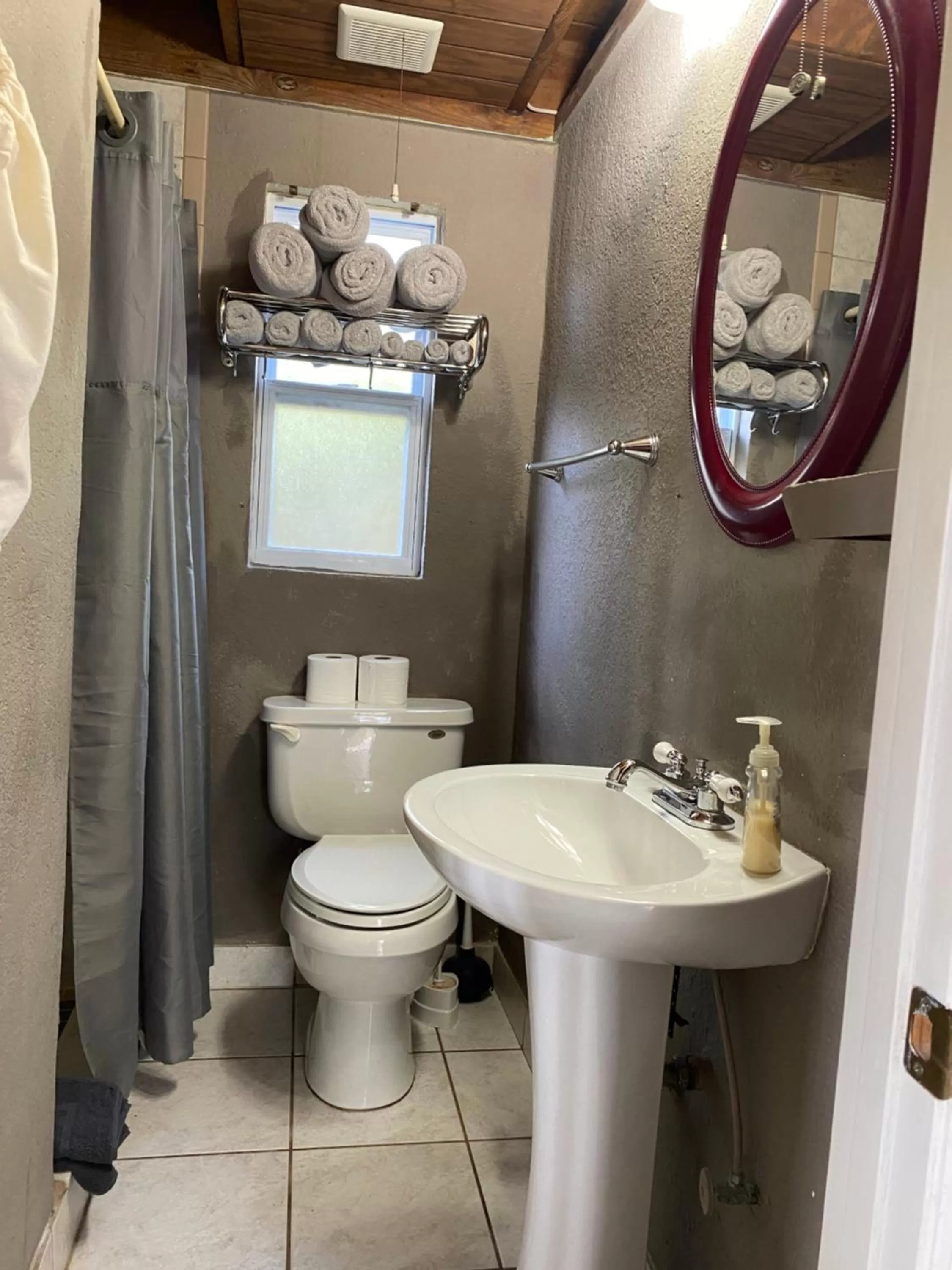 Bathroom in Nature Coast Inn & Cottages