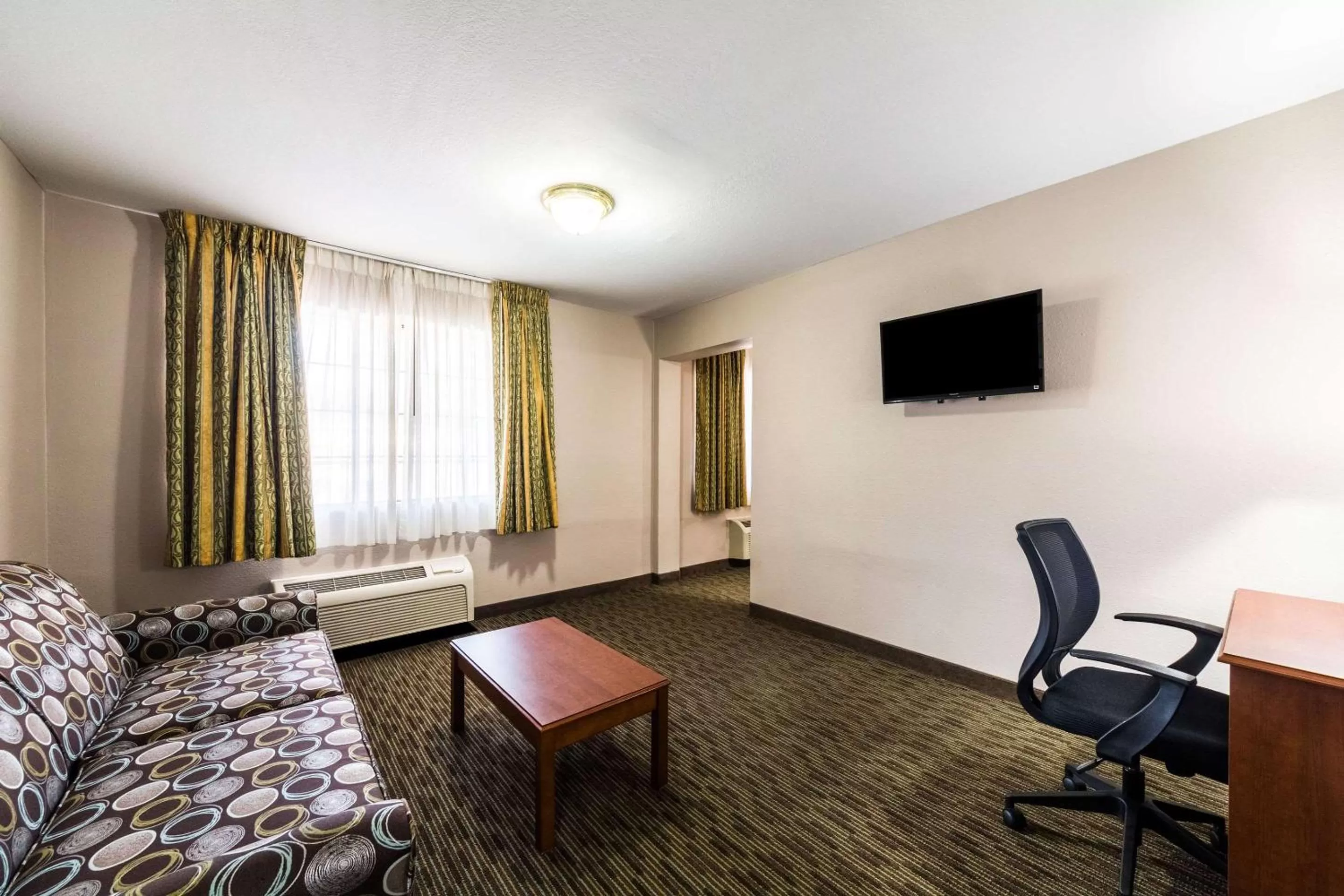 Photo of the whole room in Quality Inn University near Downtown