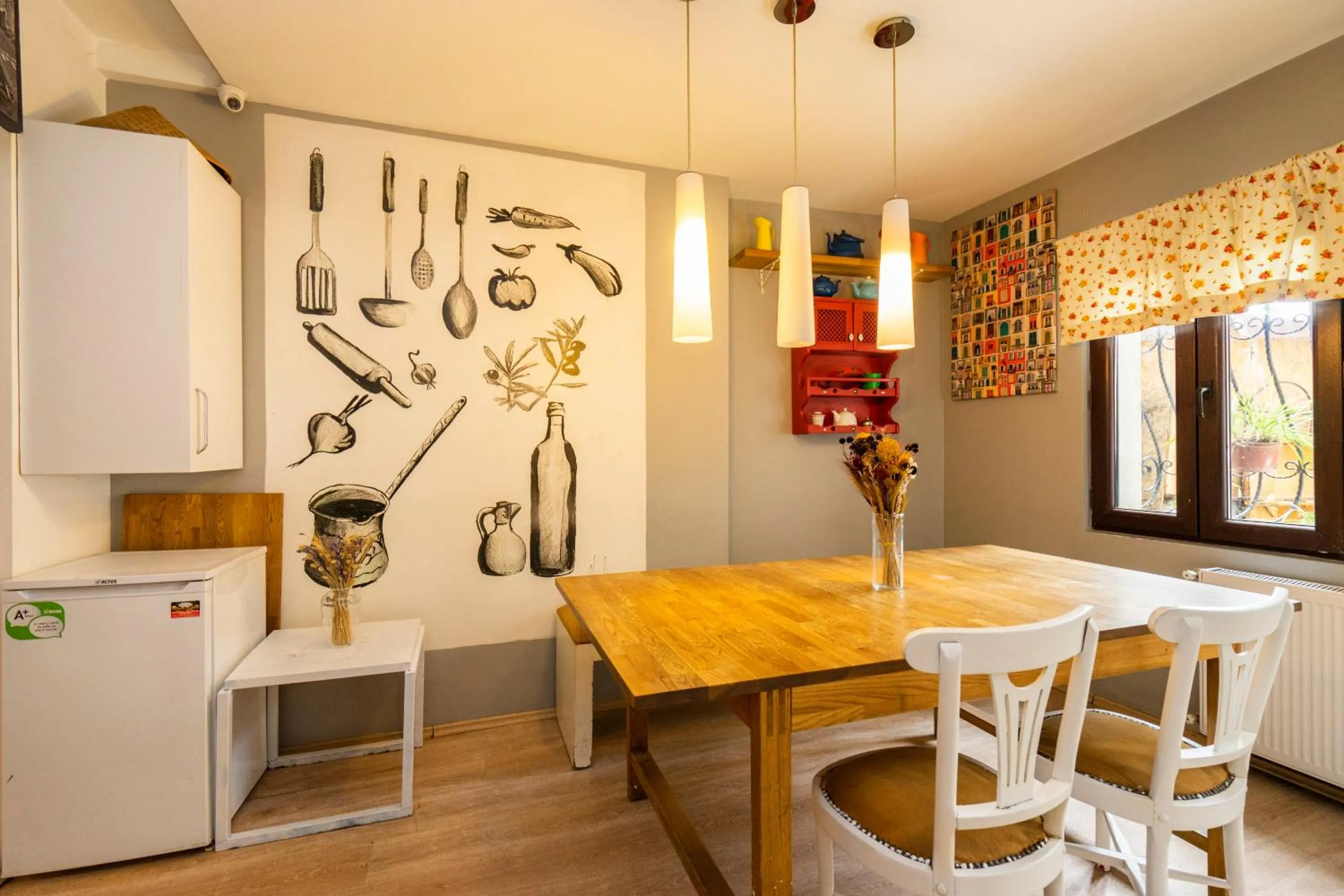 Communal kitchen in Taksim Alya Suites