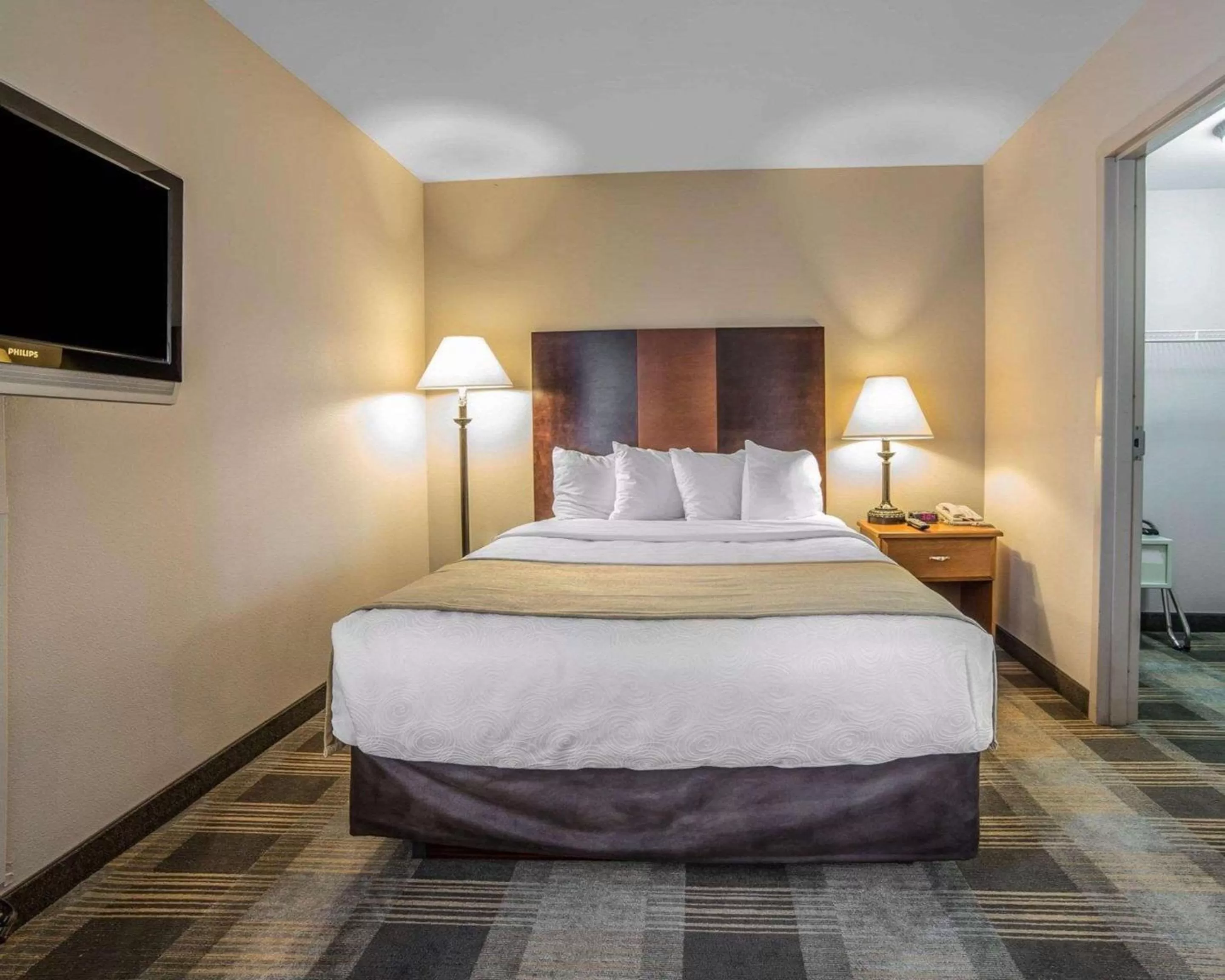 Bedroom in MainStay Suites Casper