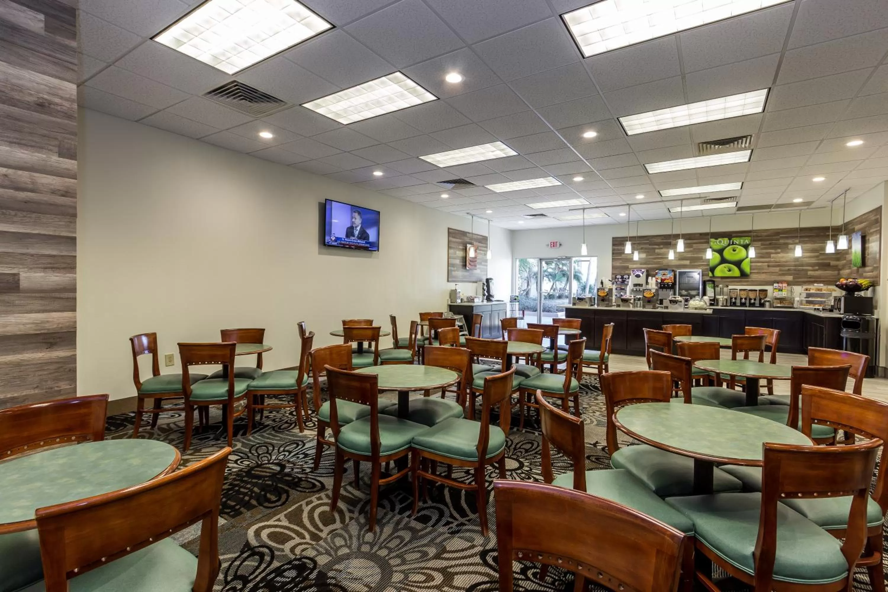 Lobby or reception in La Quinta by Wyndham Clearwater Central