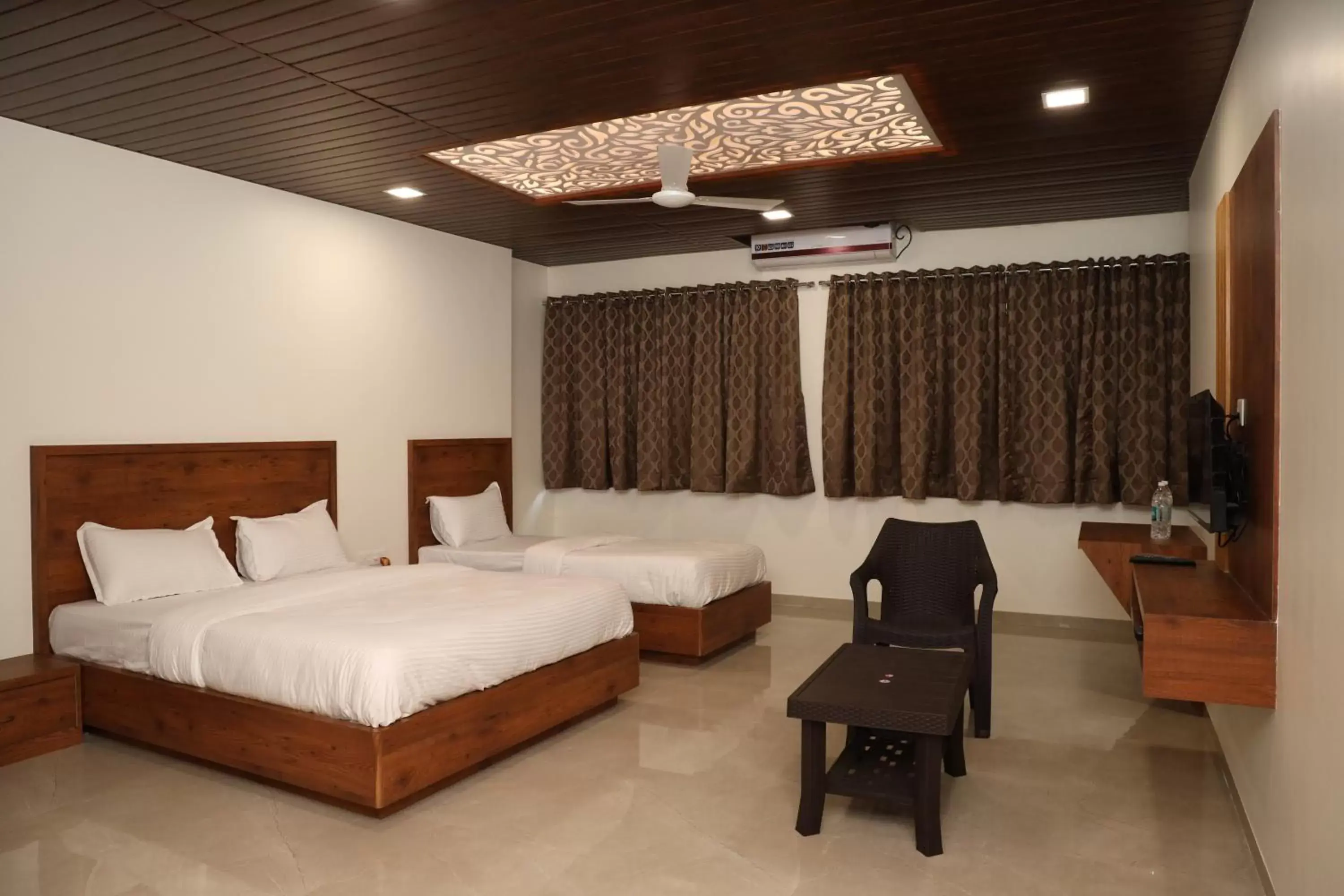 Family Non AC Room in Mahalaxmi Executive Family Non AC Room in Mahalaxmi Executive