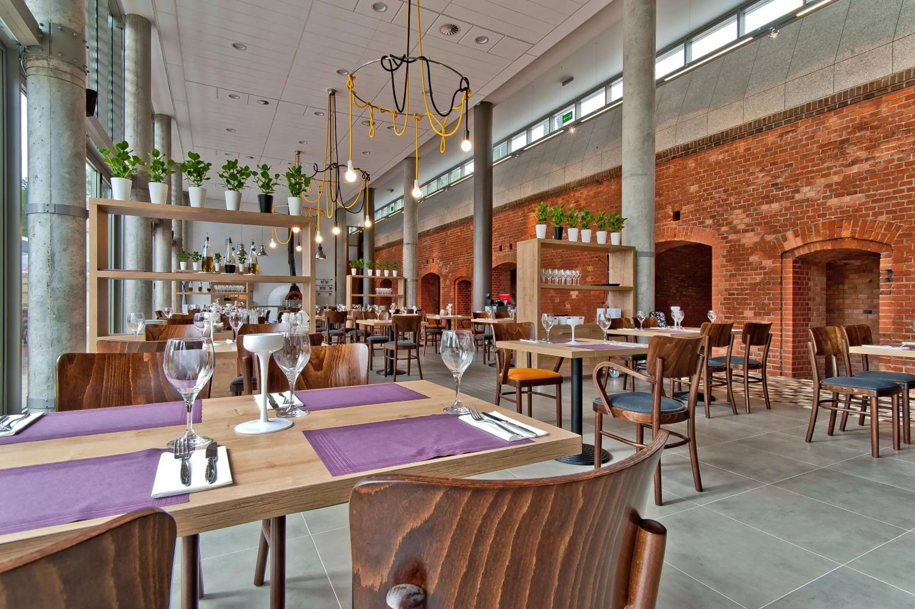 Restaurant/places to eat in Hotel Forza