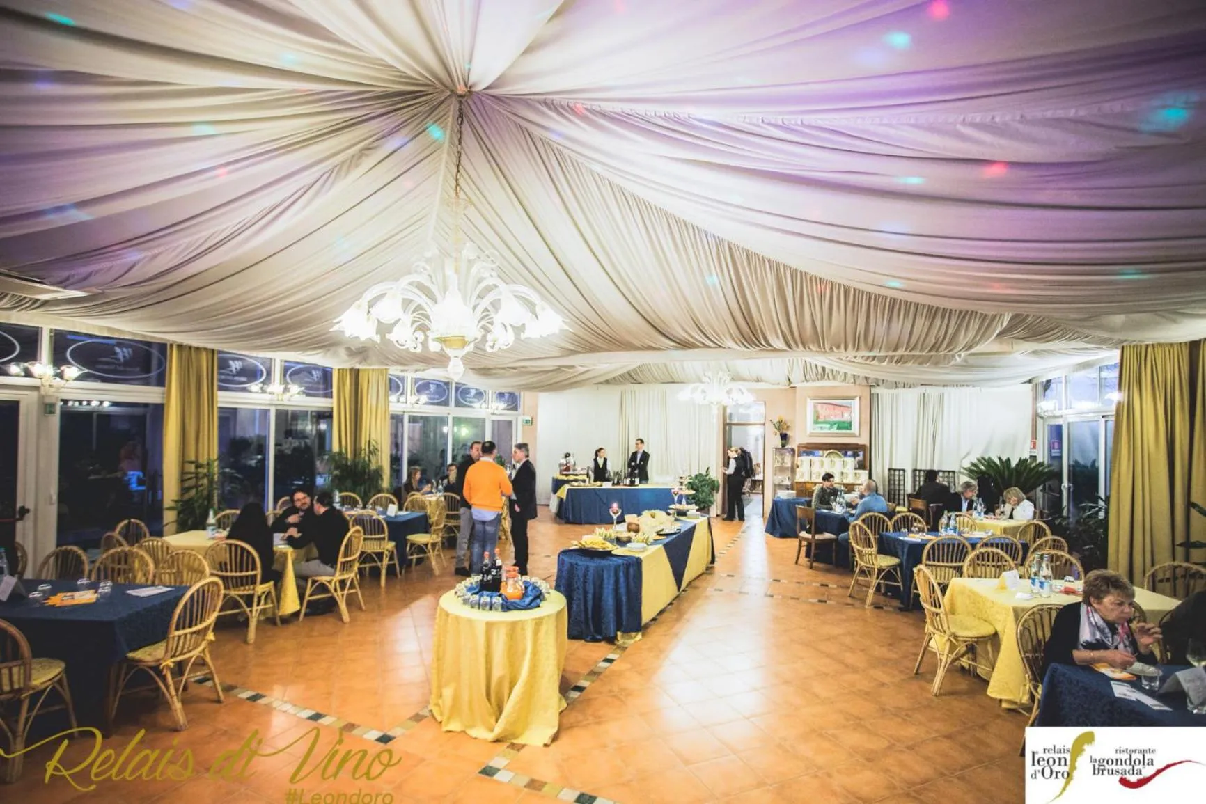 Lounge or bar in Relais Leon d'Oro