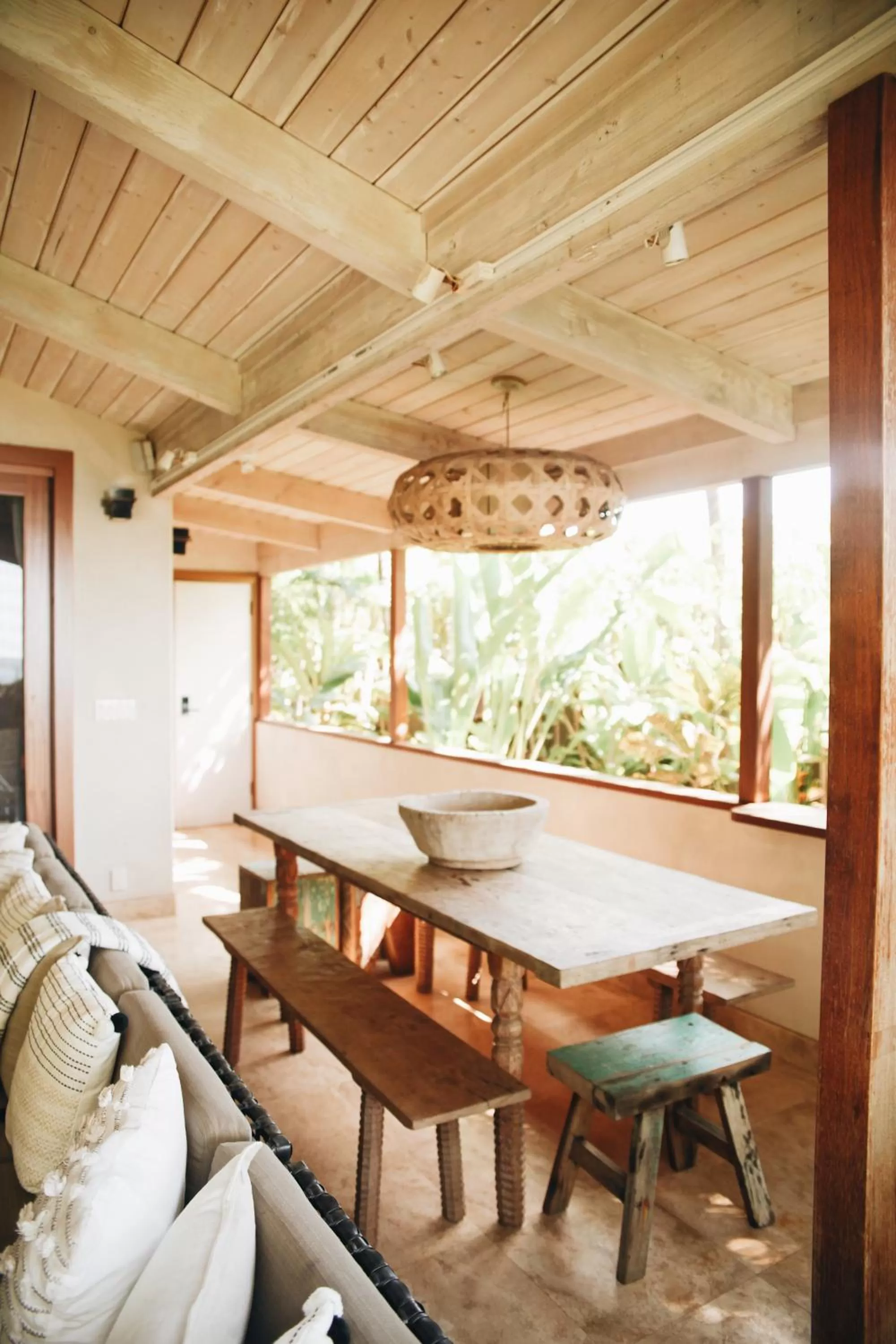Dining area in Paia Inn