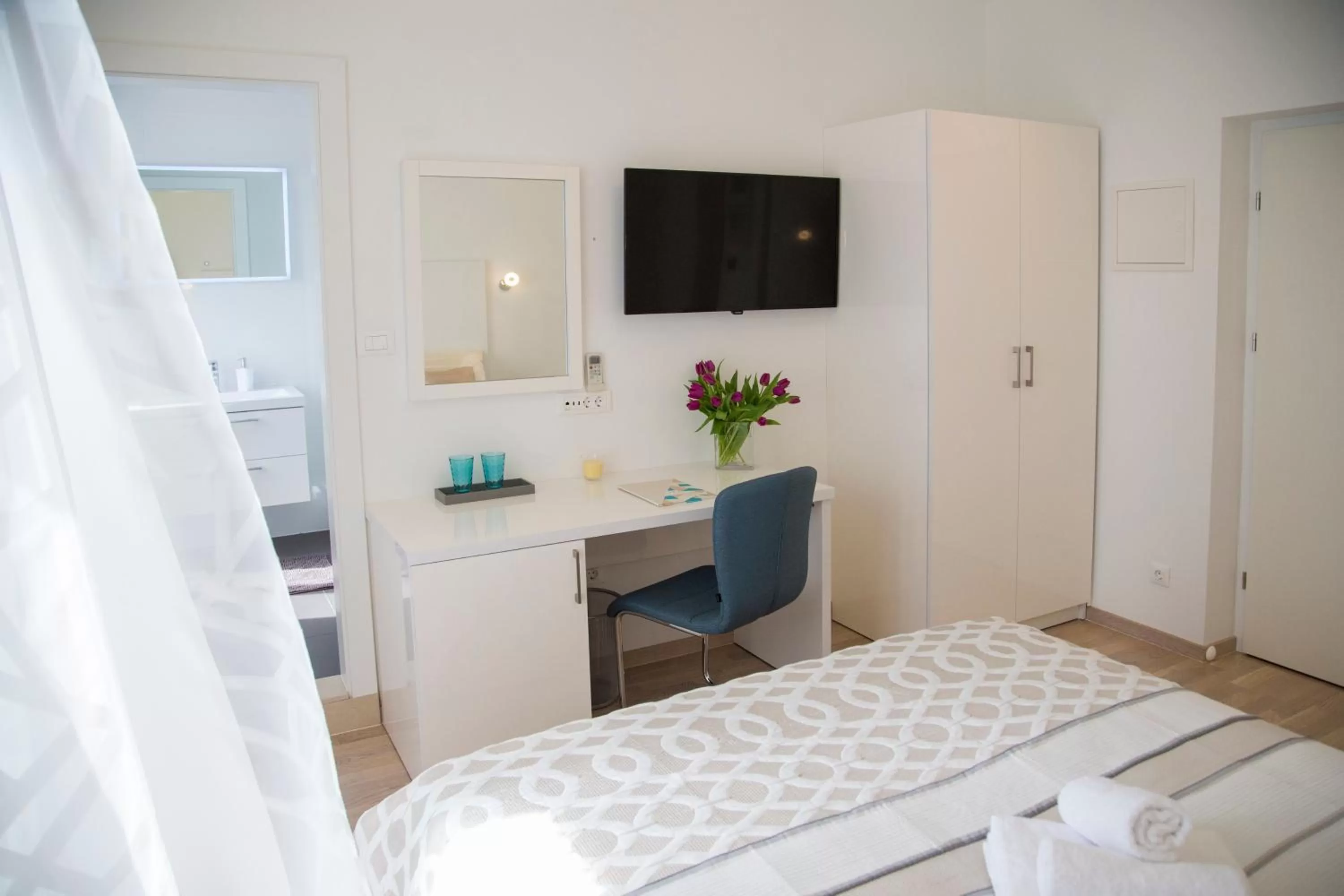 Decorative detail, Bed in Luxury rooms Skystar-Split