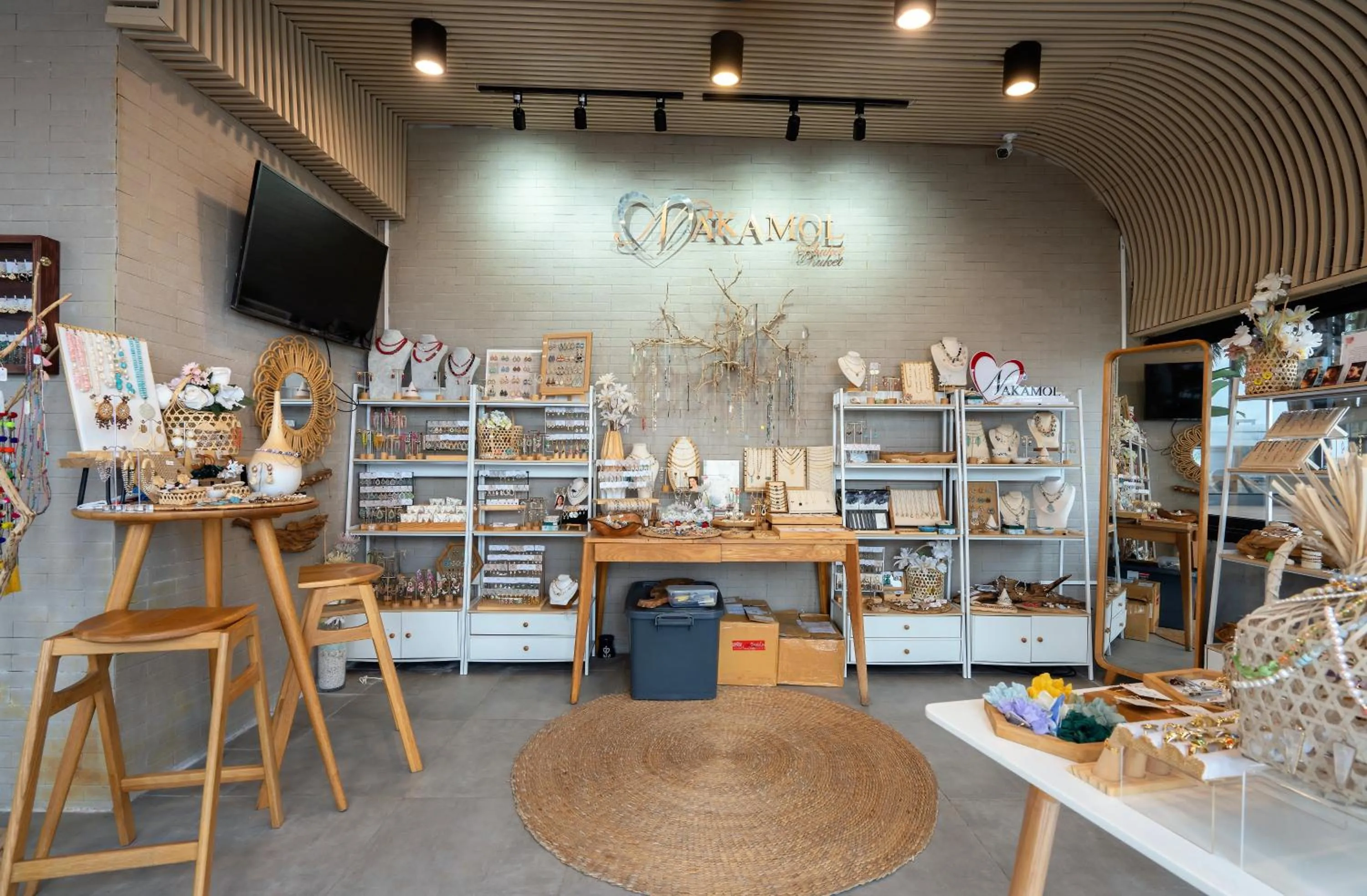 Shopping Area in Patong Signature Boutique Hotel