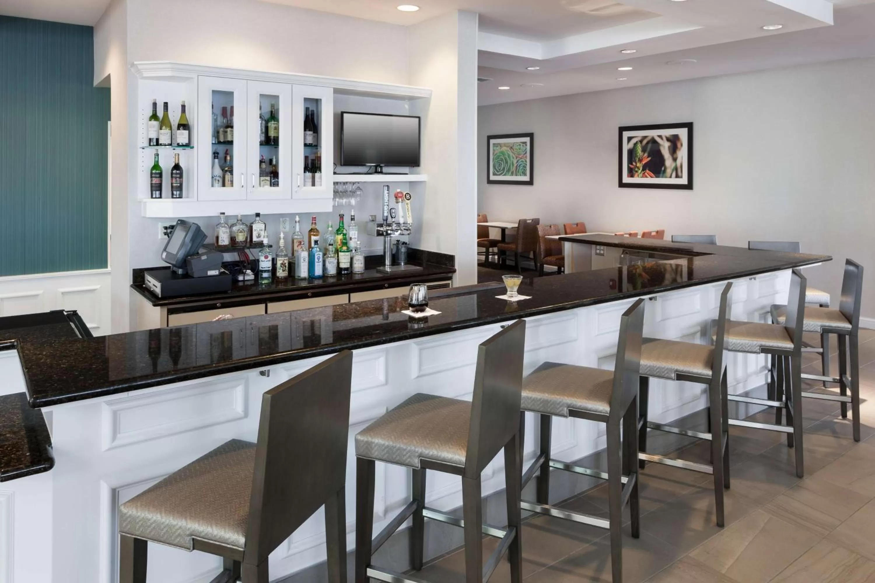 Lounge or bar in Hilton Garden Inn Tucson Airport