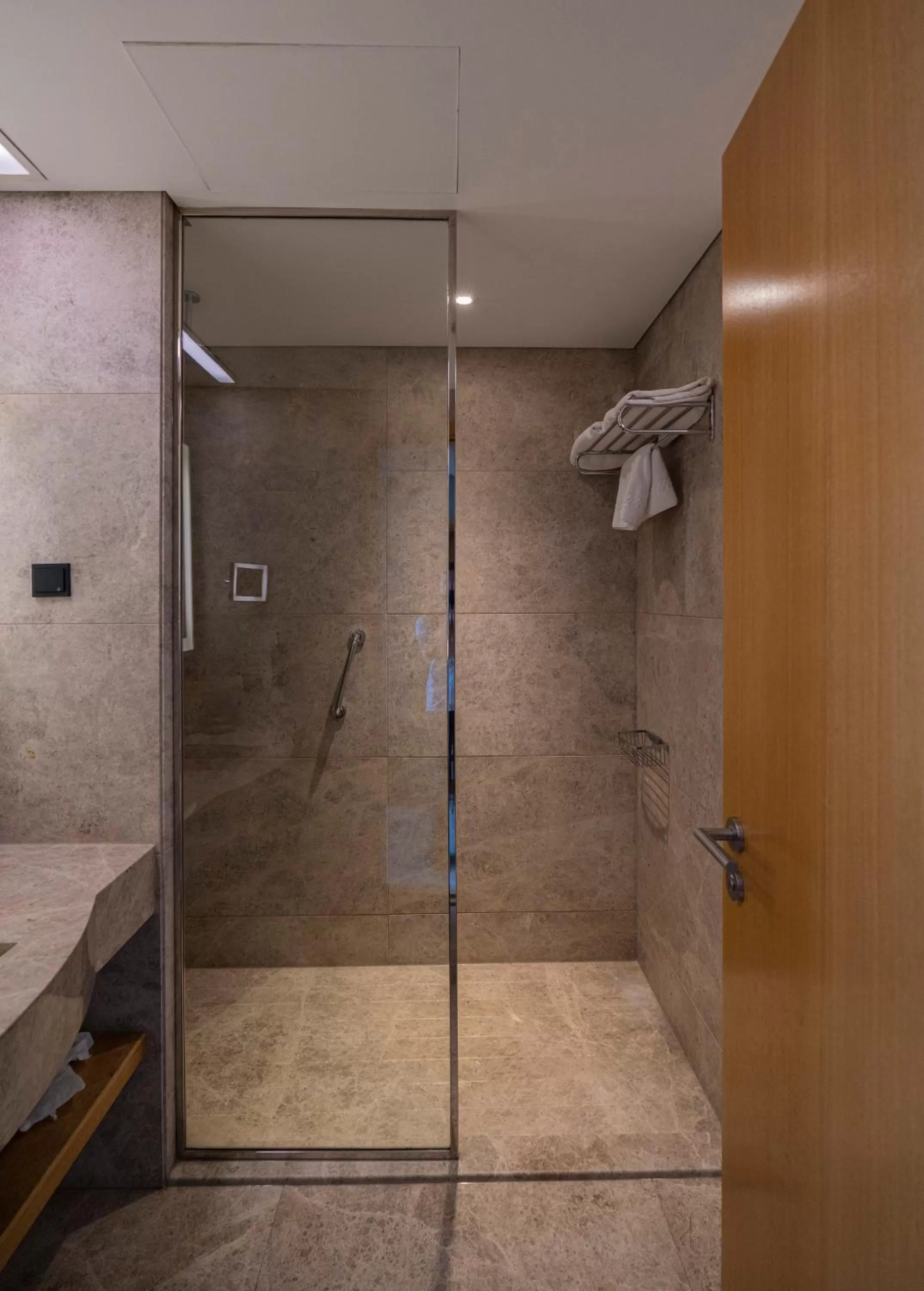 Shower in DoubleTree by Hilton Istanbul-Avcilar