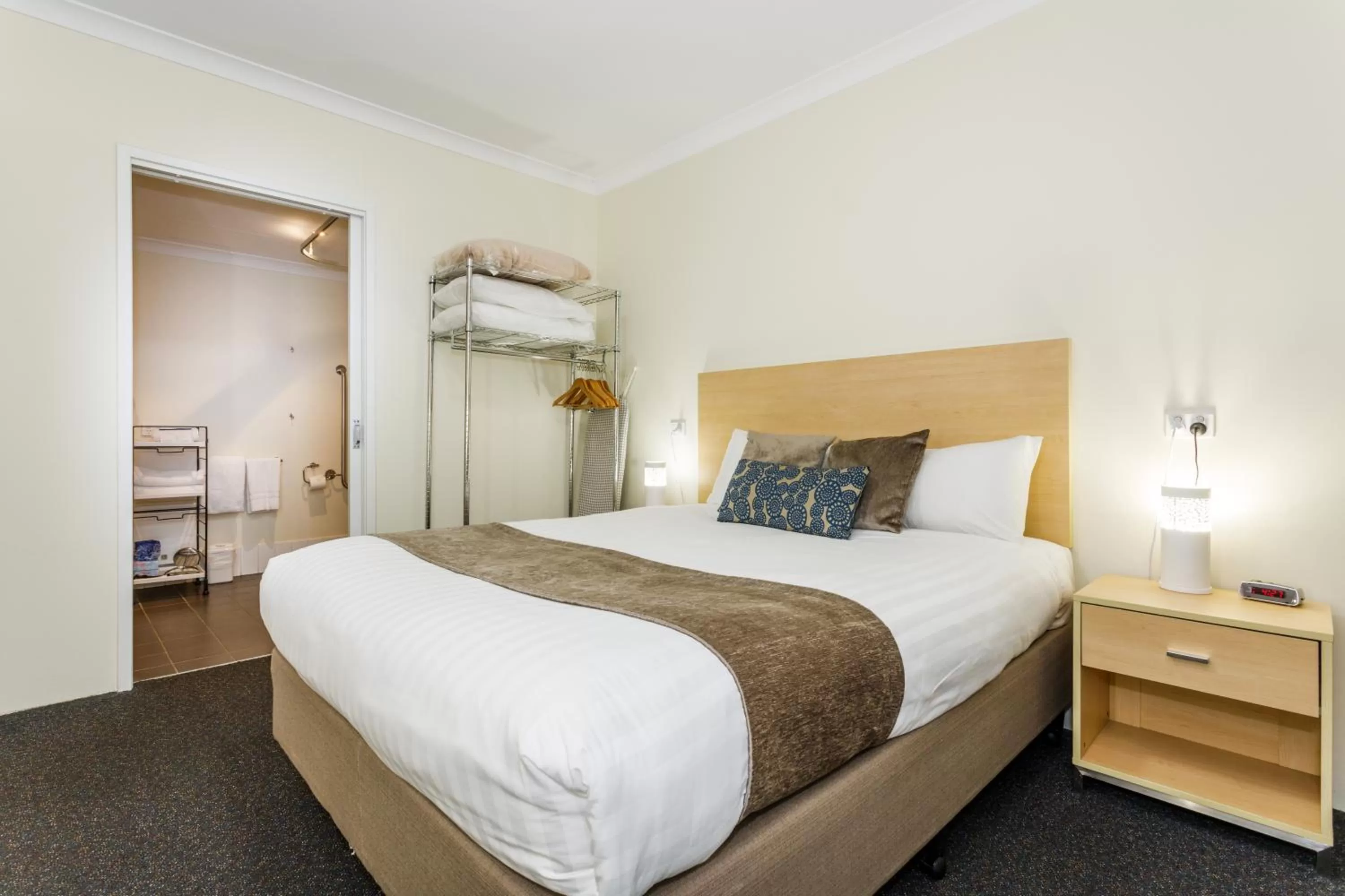 Bed in Perth Ascot Central Apartment Hotel Official