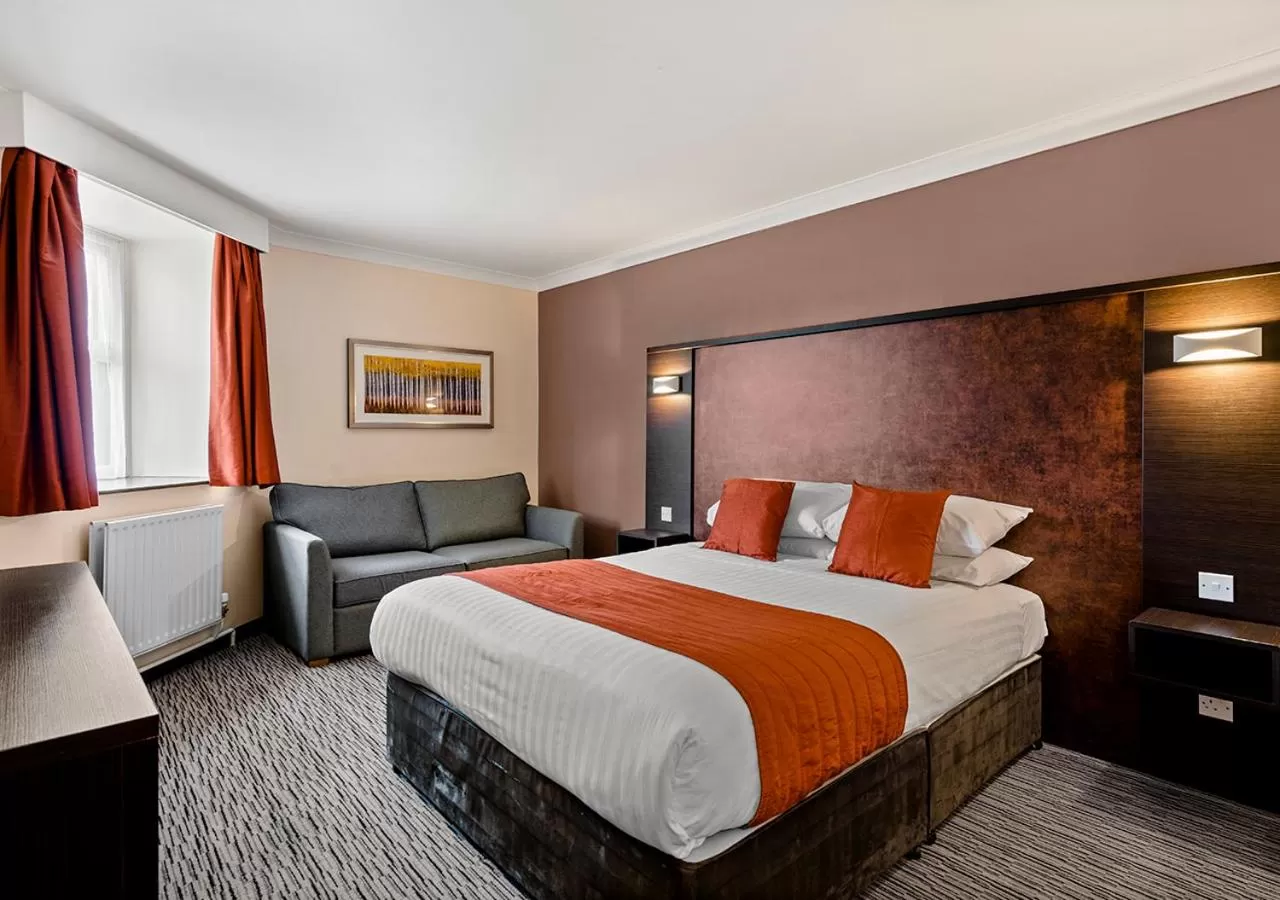 Bedroom, Bed in Dragonfly Hotel Bury St Edmunds