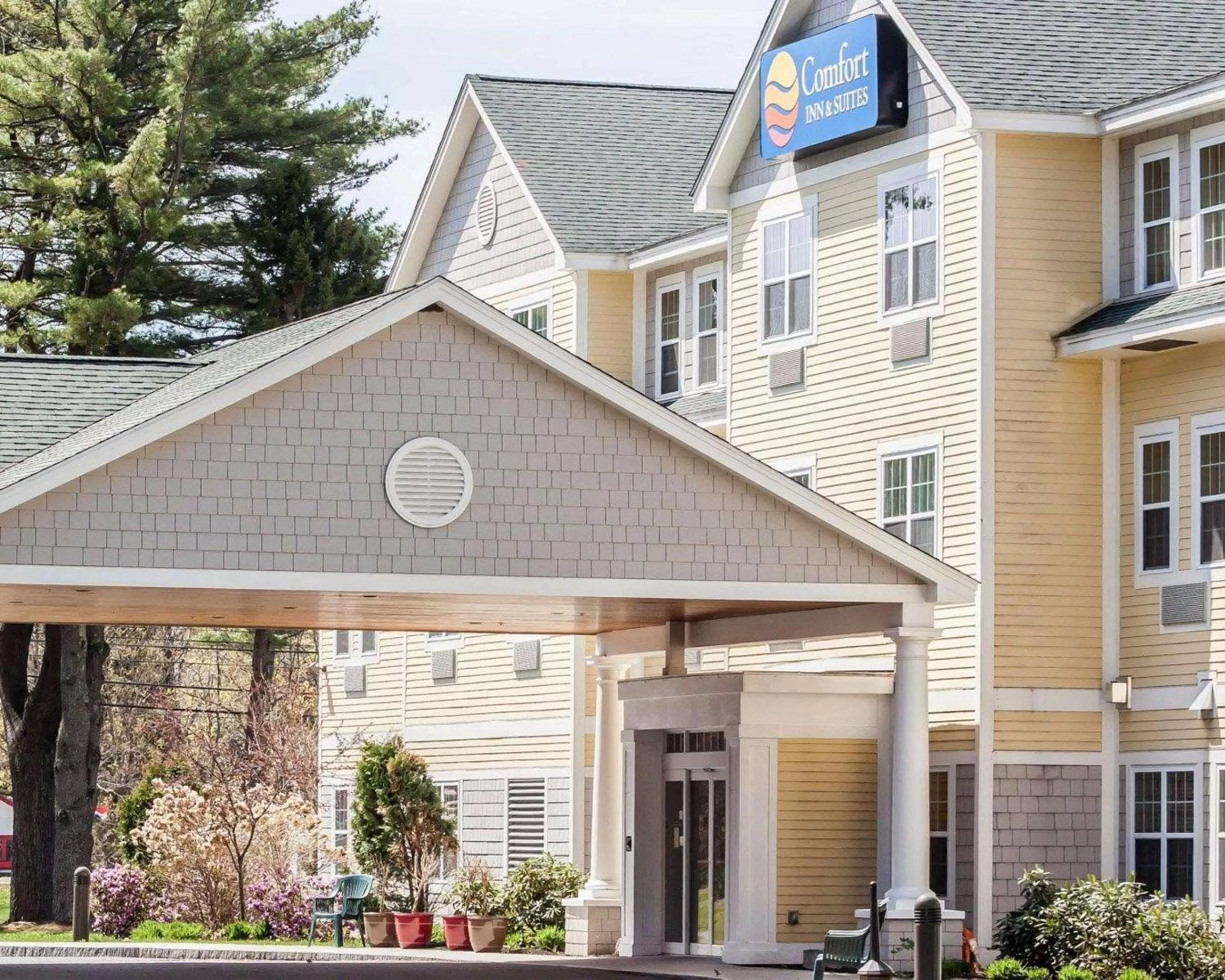Property building in Comfort Inn & Suites Scarborough-Portland