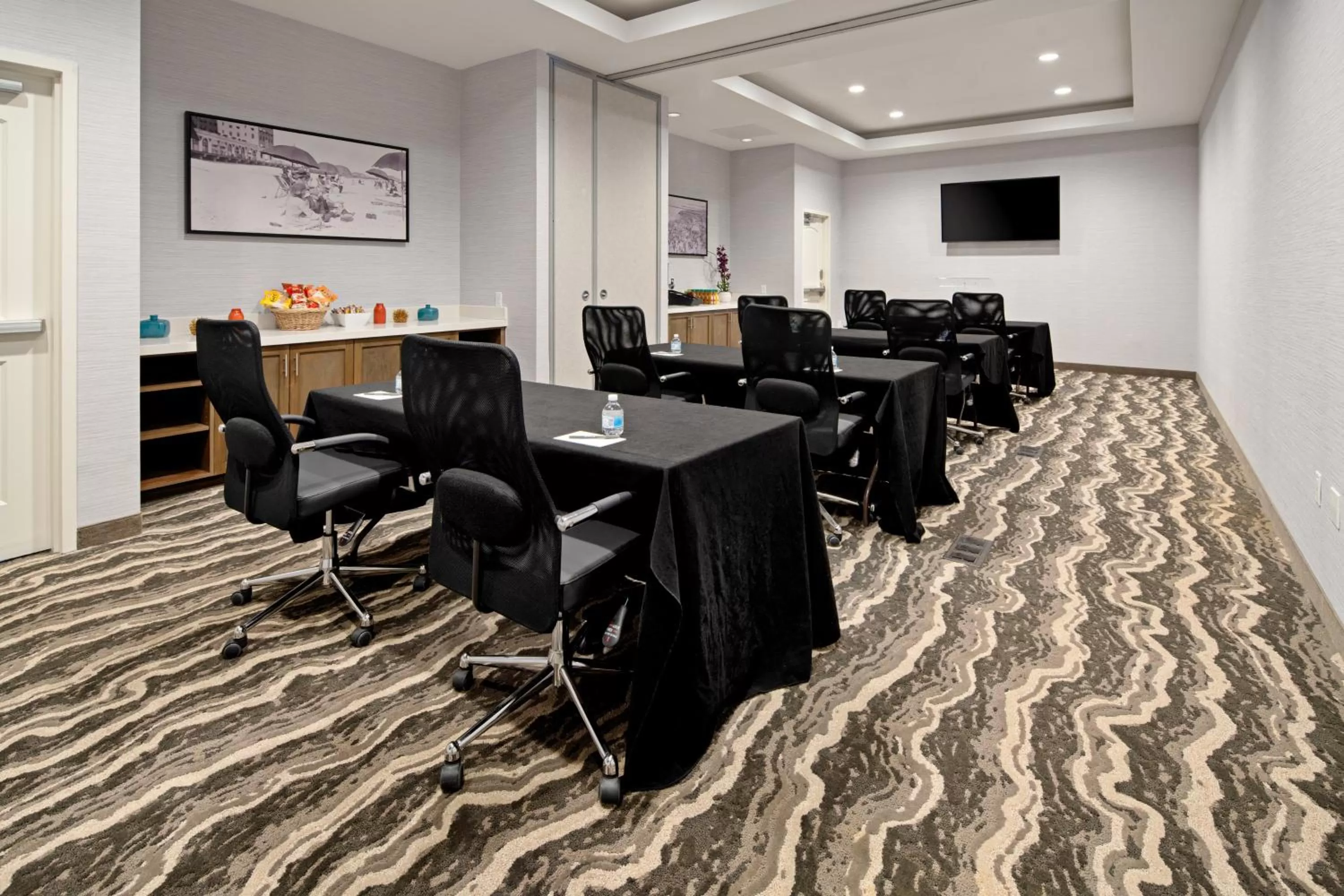 Meeting/conference room in Staybridge Suites - Long Beach Airport by IHG
