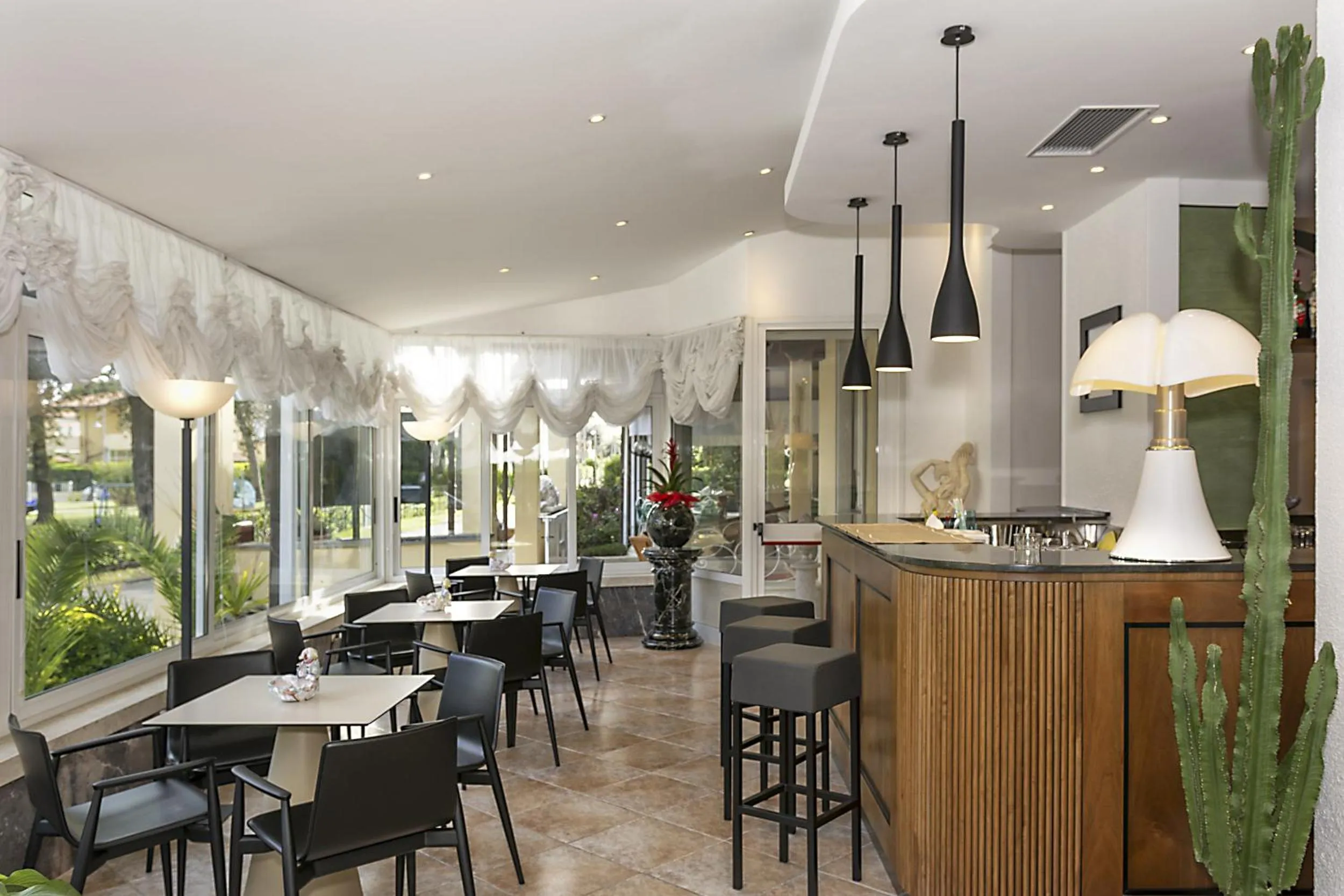 Lounge or bar in Hotel Verdemare