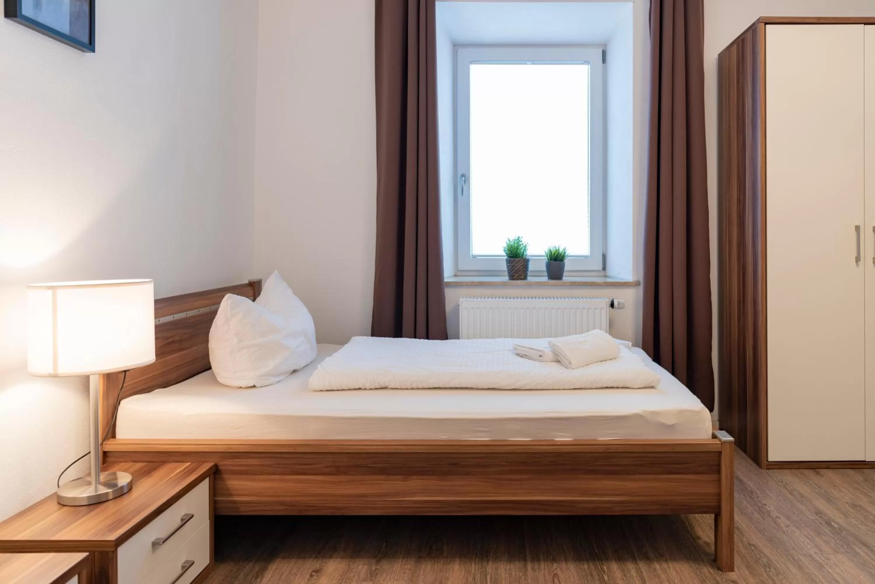 Photo of the whole room, Bed in greenpartment Boardinghouse Neustadt