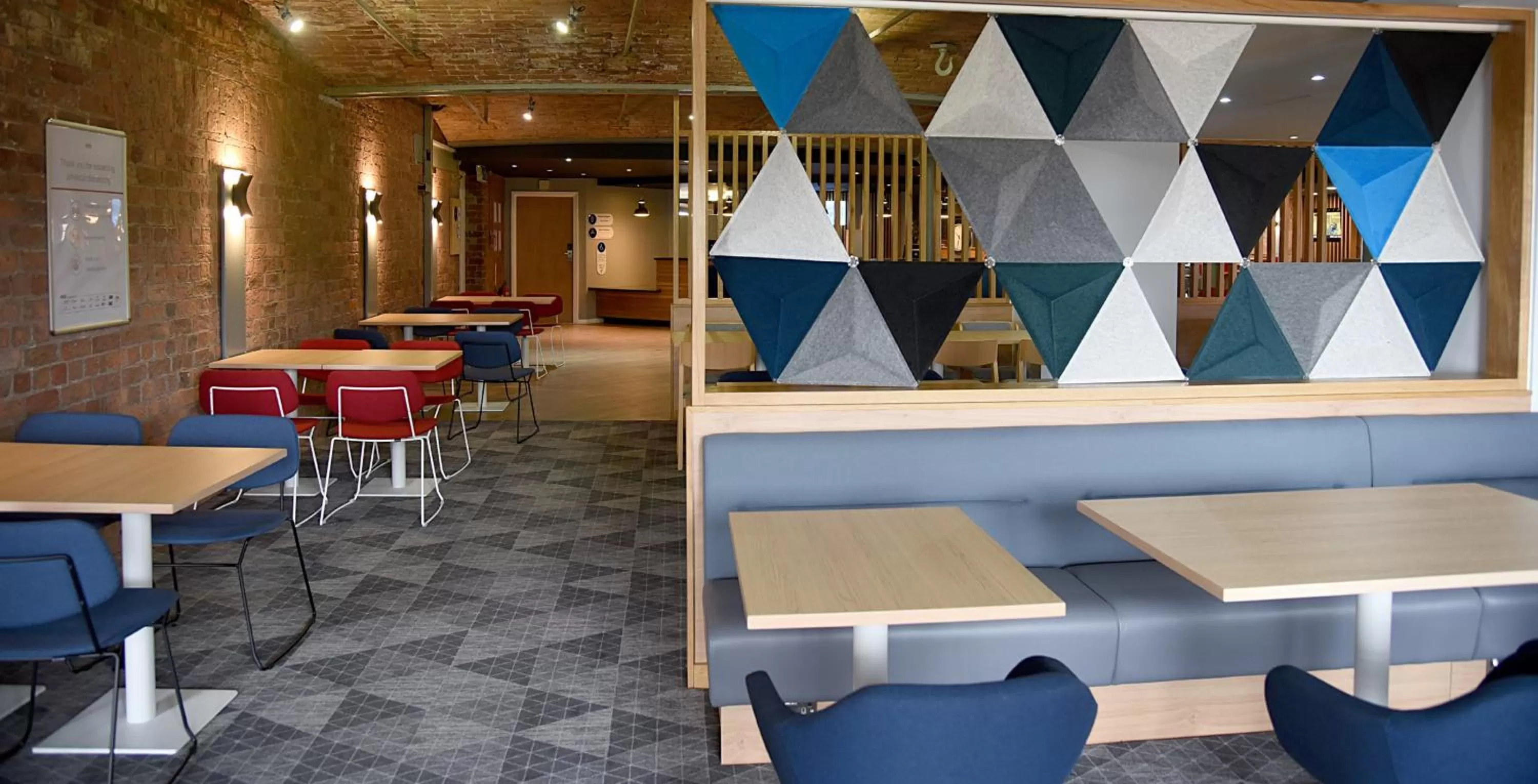 Restaurant/places to eat in Holiday Inn Express Liverpool-Albert Dock by IHG