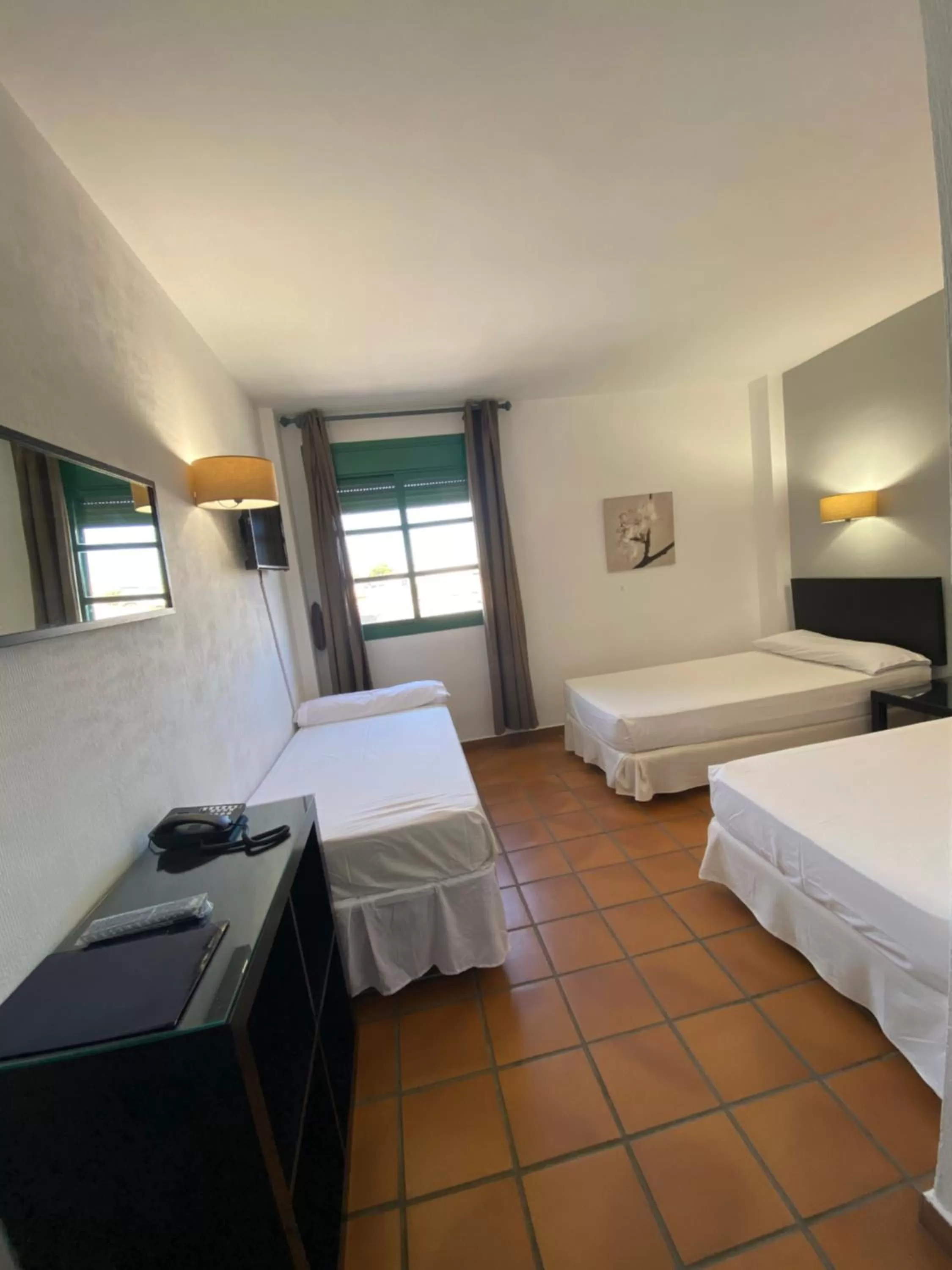 Photo of the whole room in Hotel Almagro