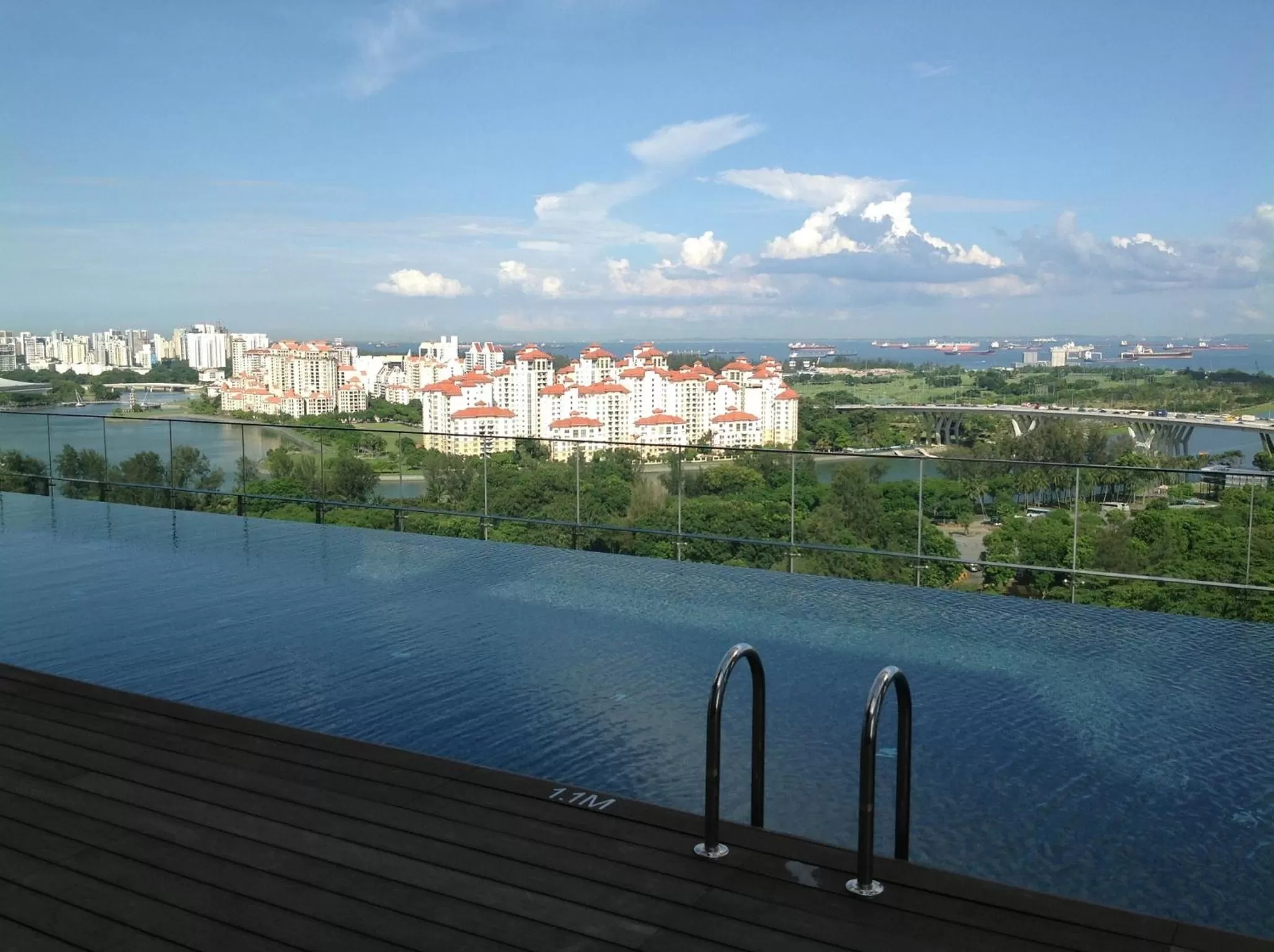 Swimming pool in Pan Pacific Serviced Suites Beach Road, Singapore