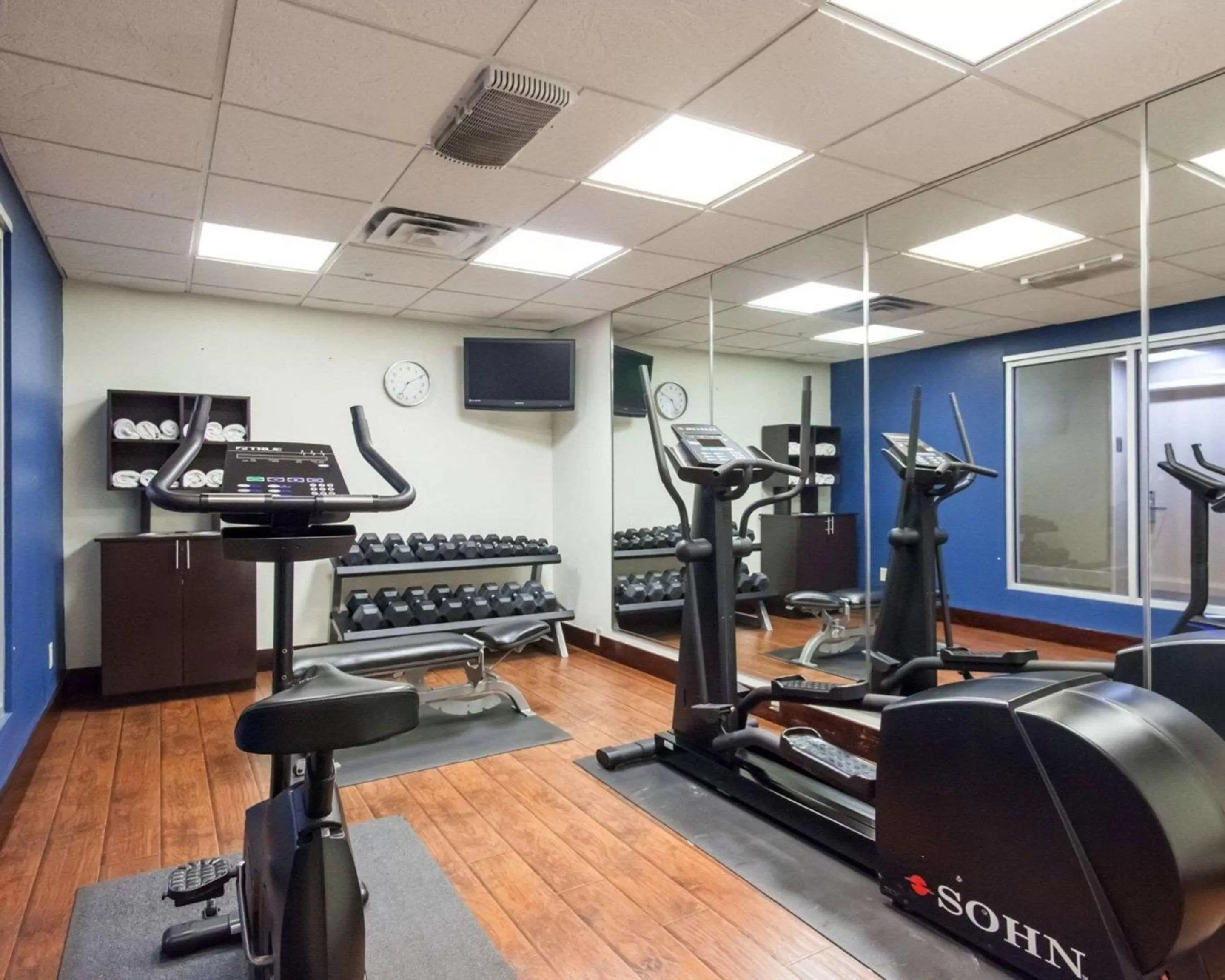 Fitness centre/facilities in Comfort Suites Tulsa Central