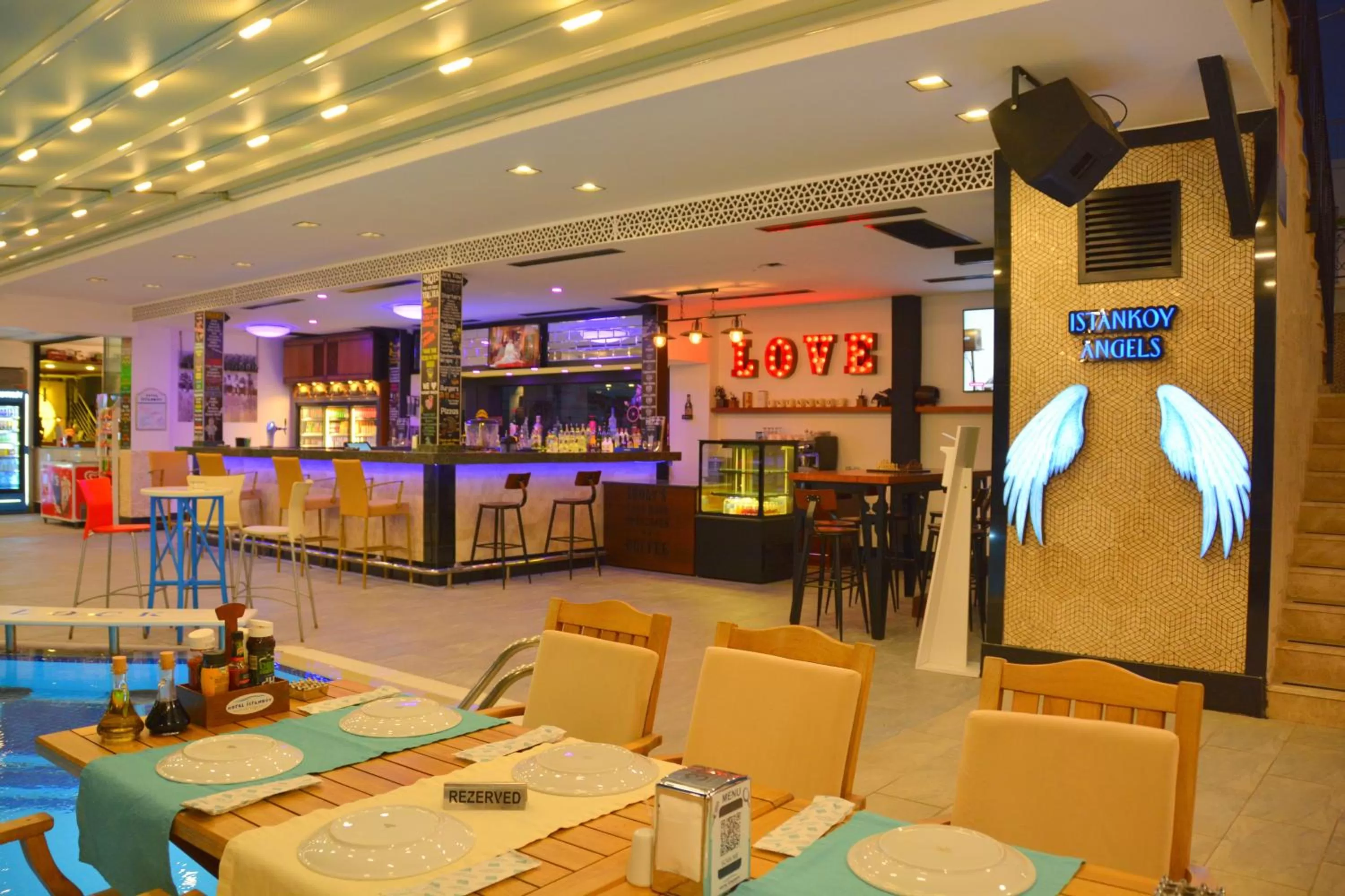 Dining area in Istankoy Hotel