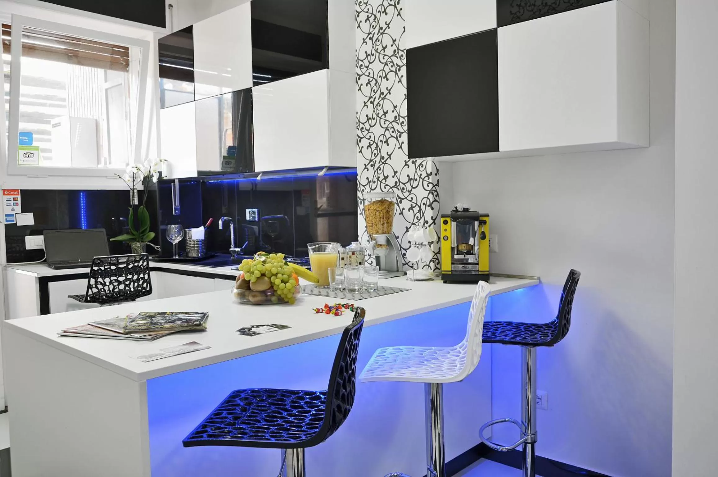 Lobby or reception in Black & White G&G