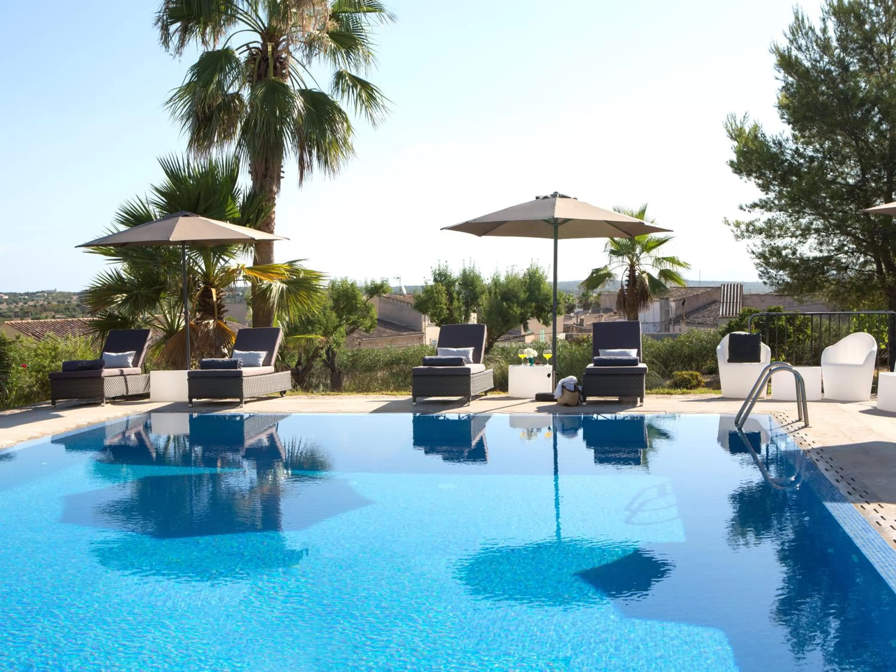 Swimming pool in Casa Font i Roig