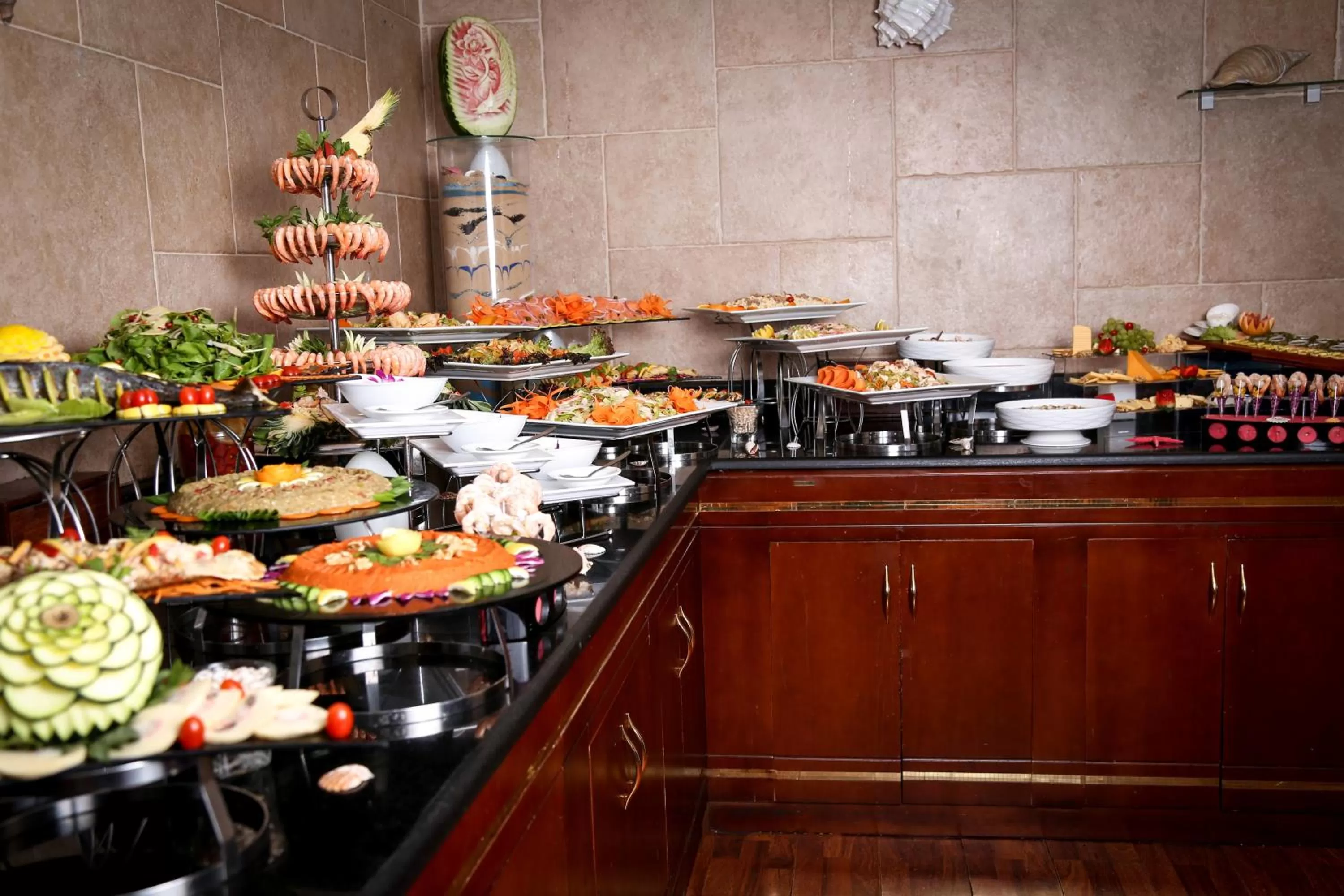 Restaurant/places to eat in Swiss Al Hamra Hotel