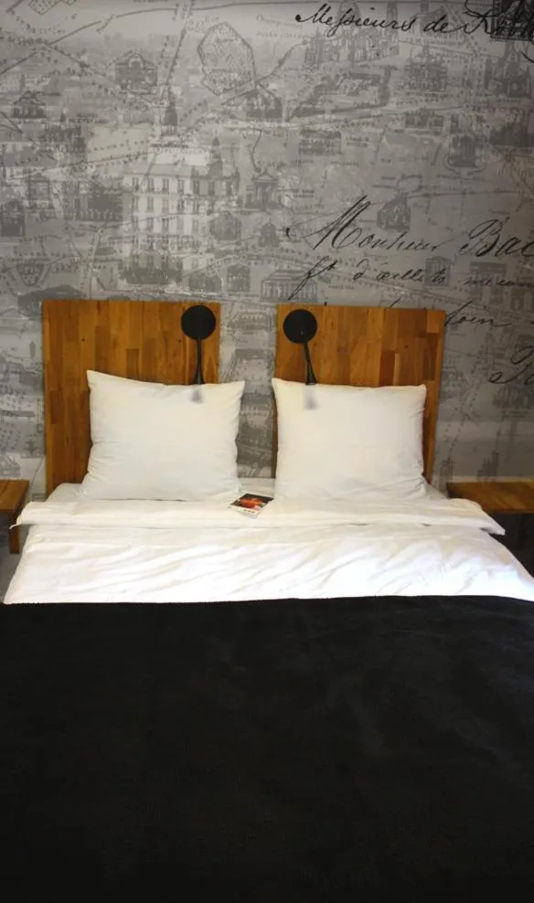 Bed in Home Hotel Bristol