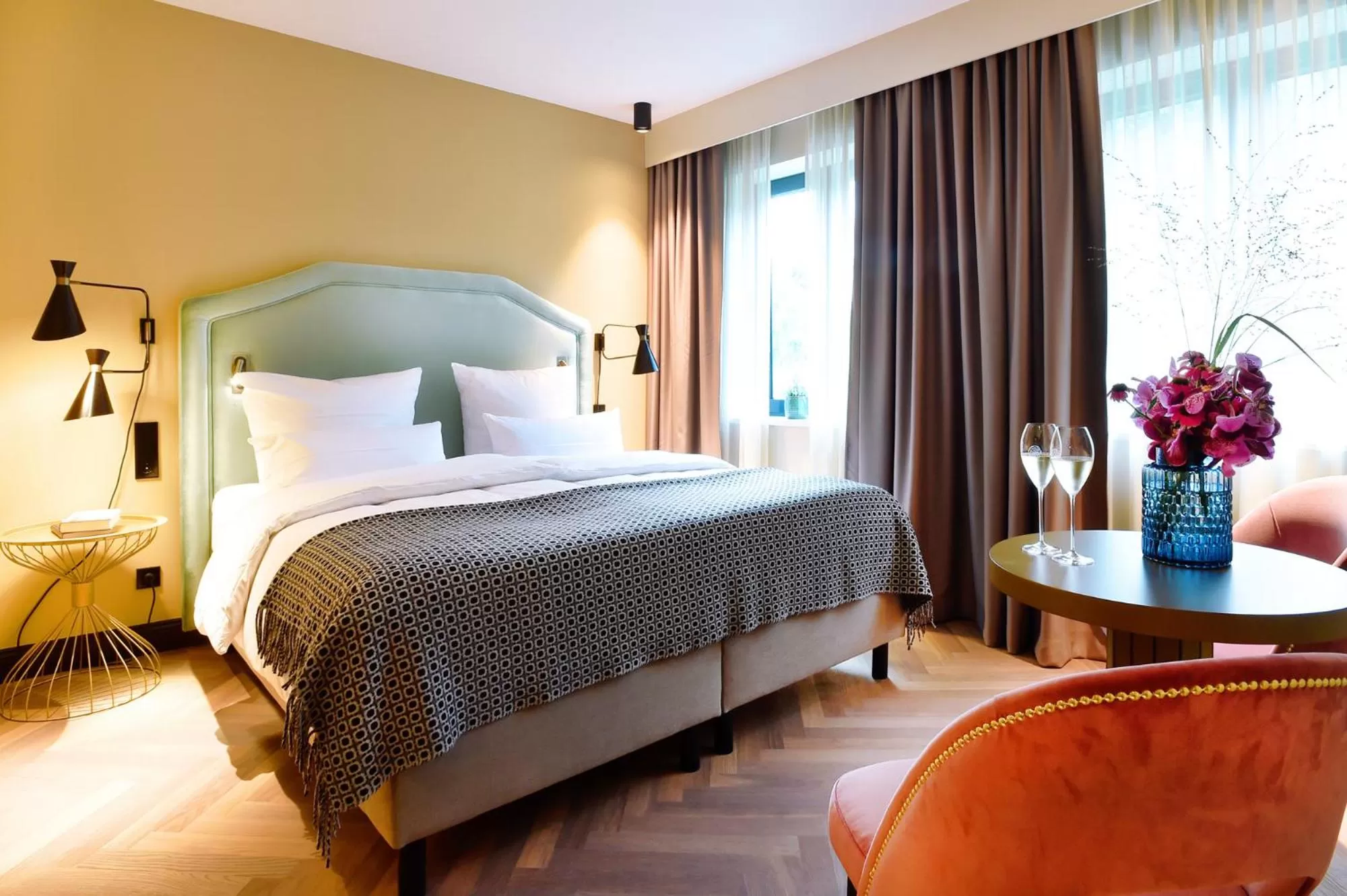 Bedroom, Bed in Das James