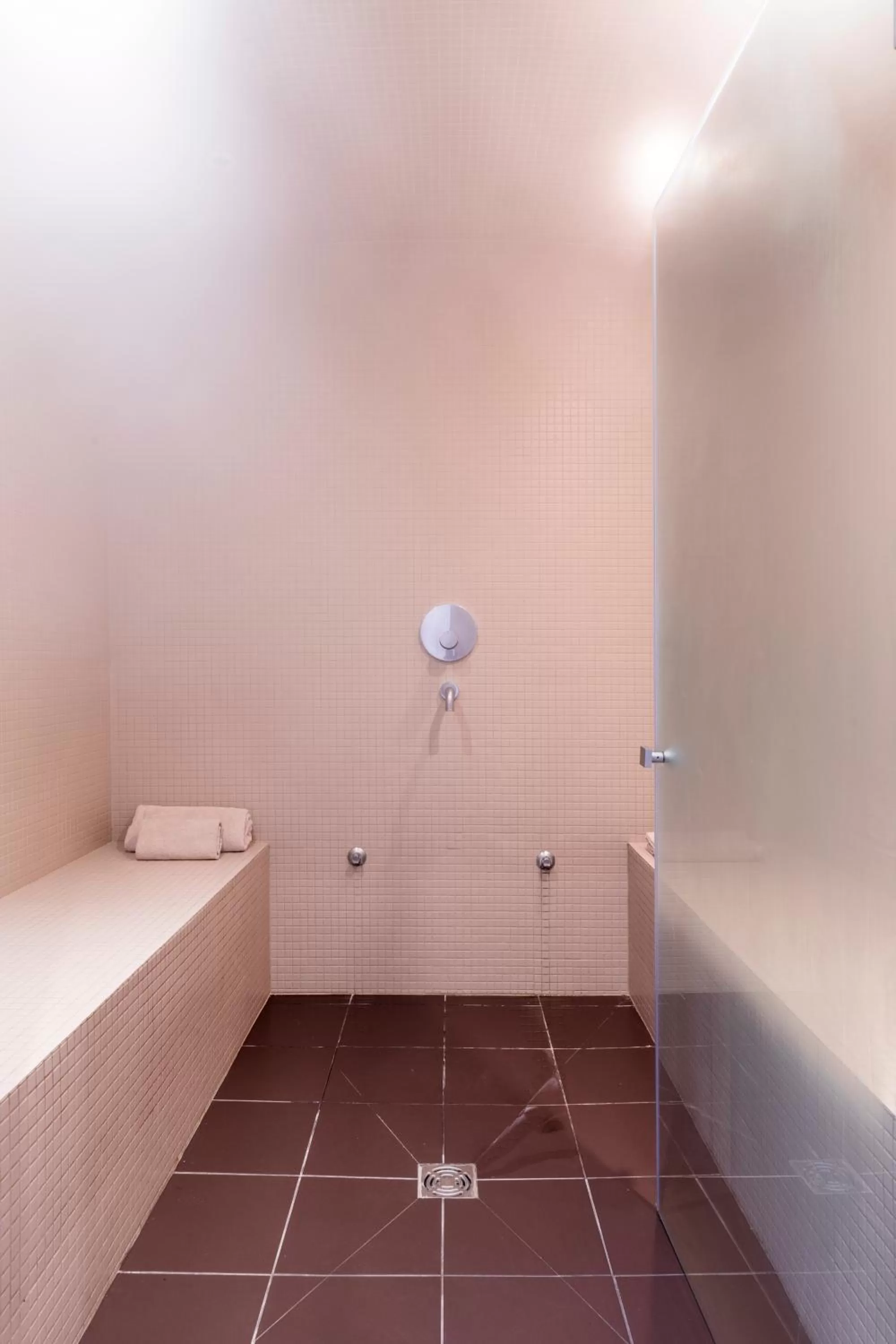 Steam room, Bathroom in Côté Océan Resort