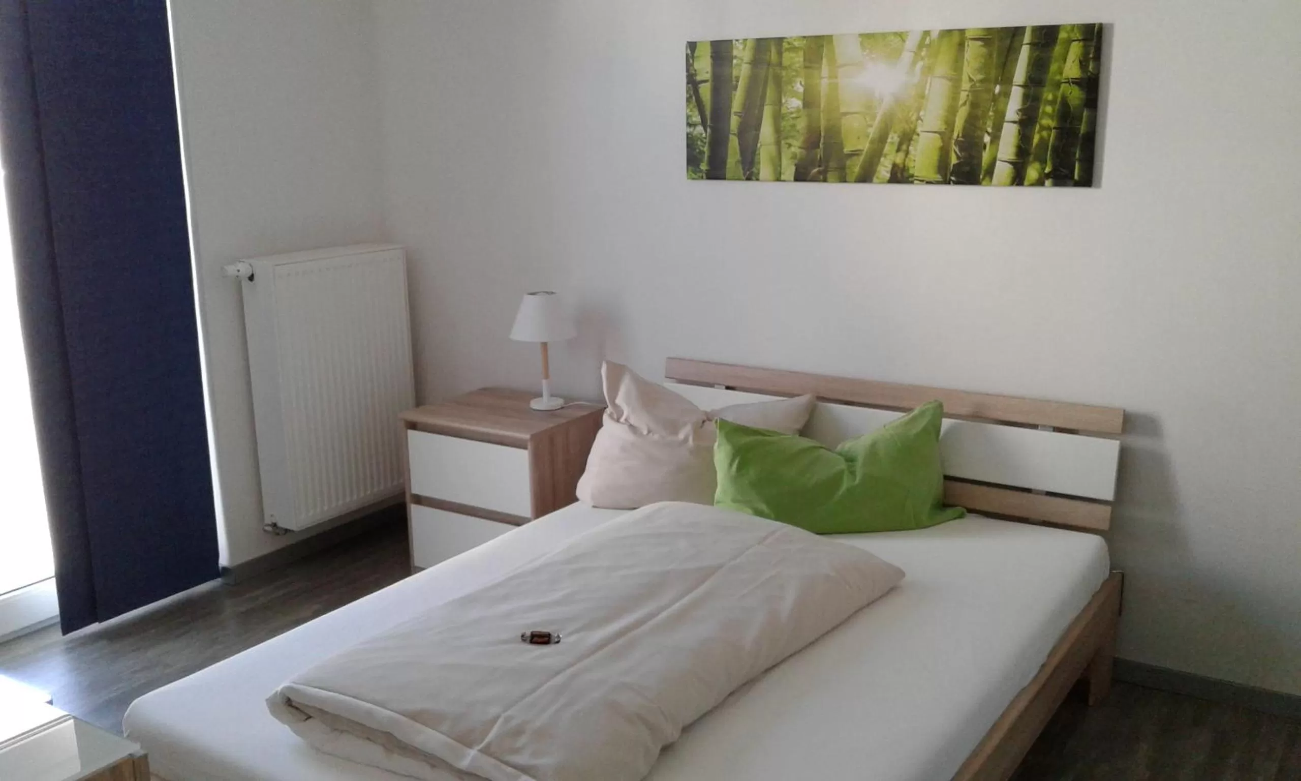 Bedroom, Bed in Hotel M24 - Alle Zimmer mit Küchenzeile