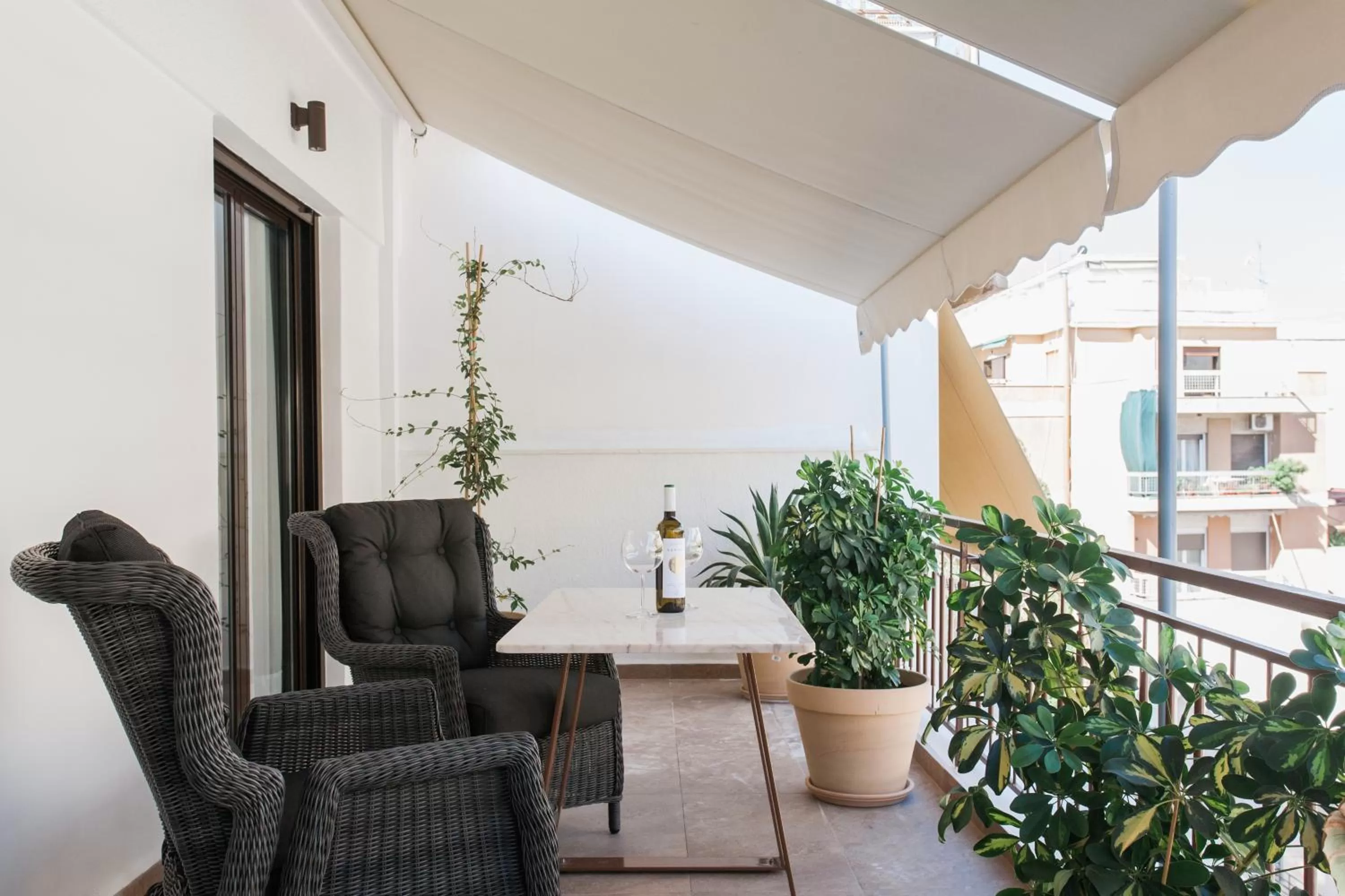 Balcony/Terrace in Nicholas Point Apartments and Rooms