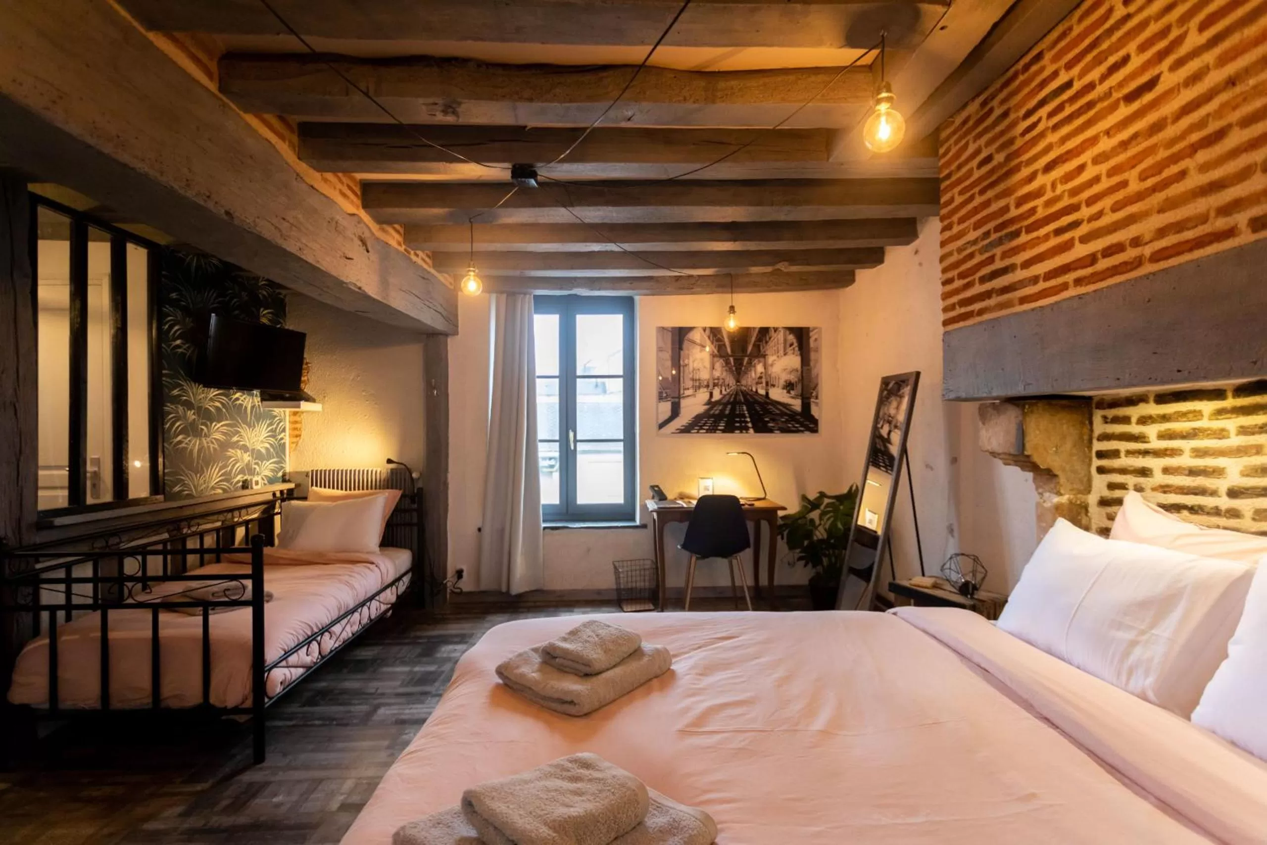 Bedroom, Bed in La Tour aux Grains chambres autonomes