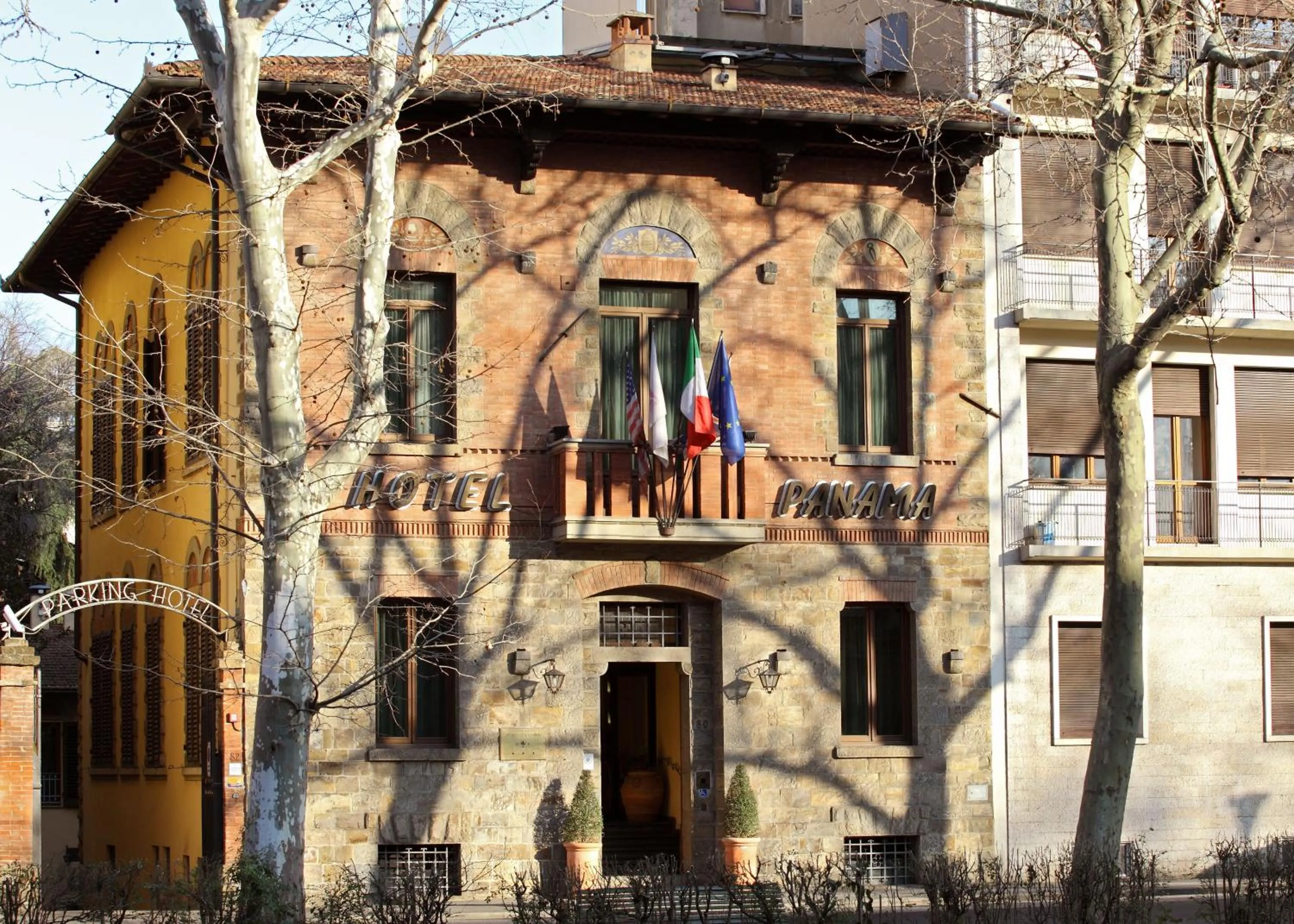Facade/entrance in Hotel Panama
