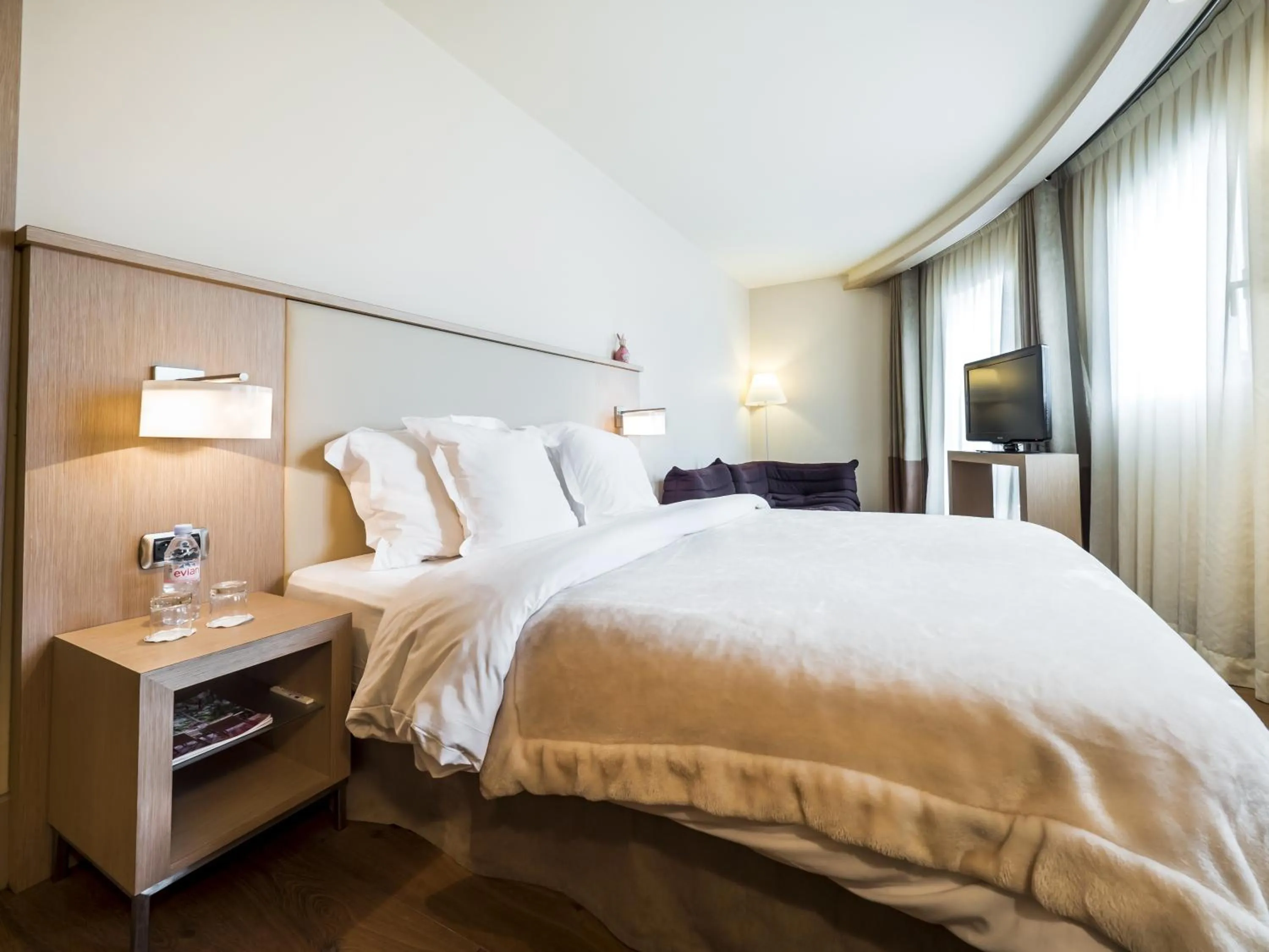 Photo of the whole room, Bed in Hôtel Le Pré Carré