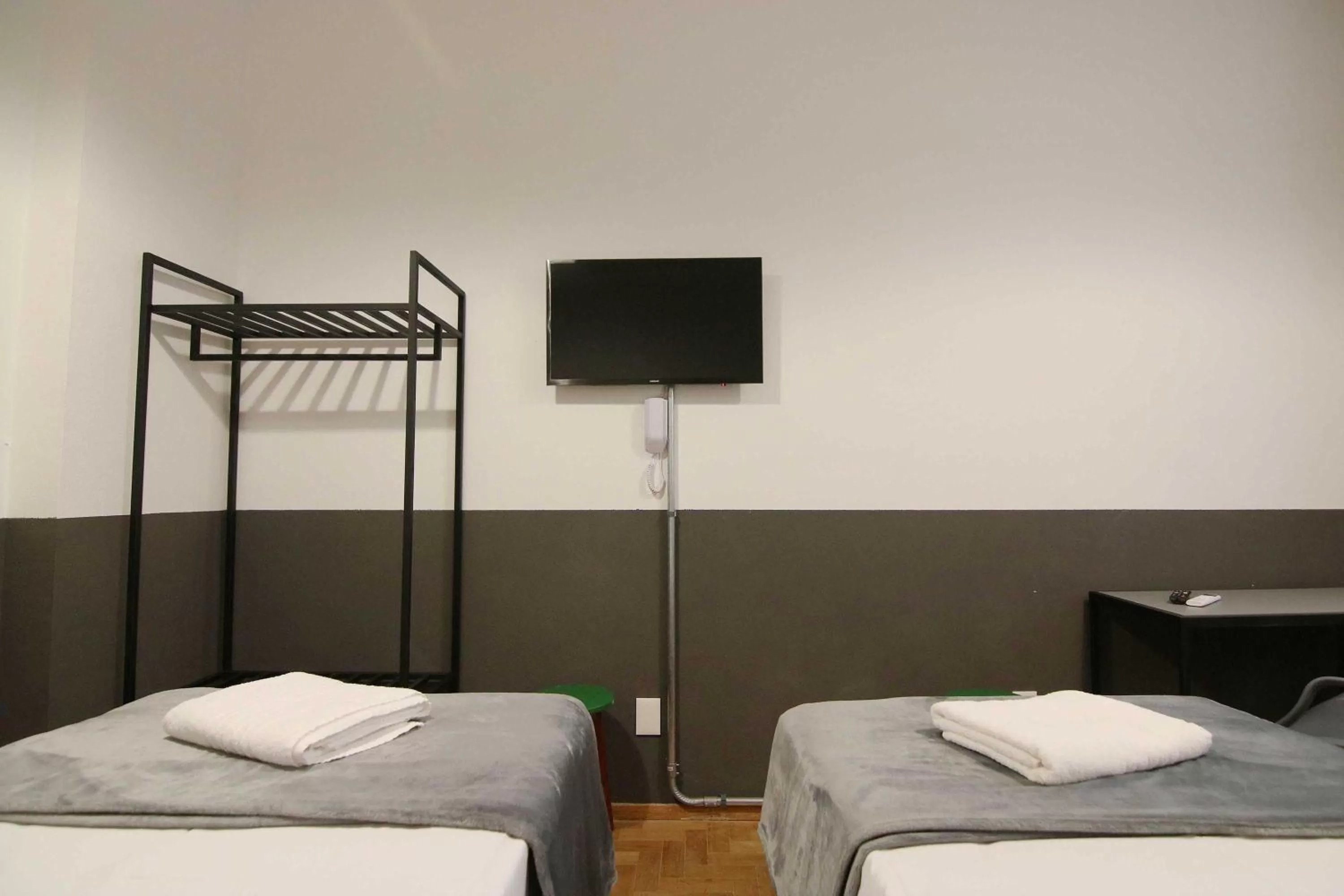 Photo of the whole room, Bed in Samba Belo Horizonte Vintage