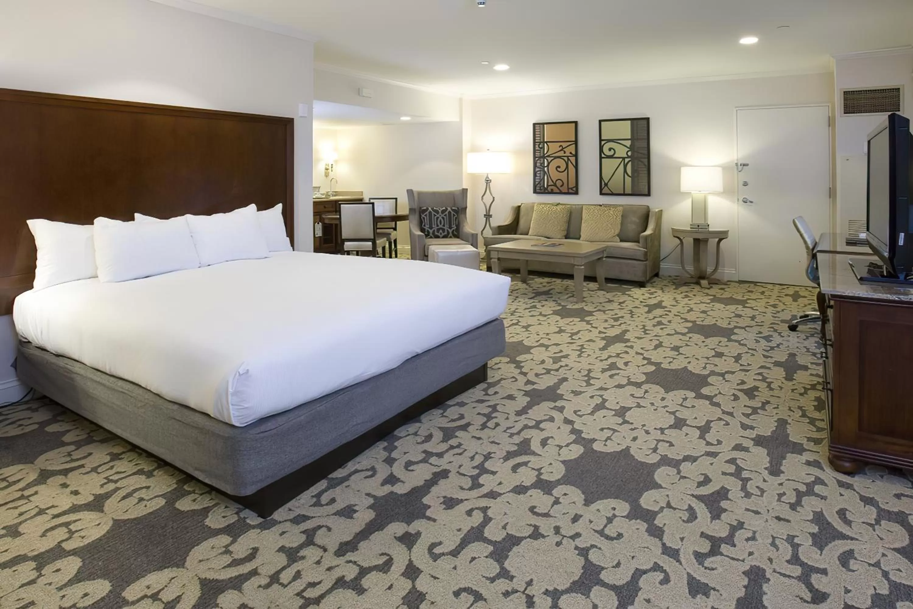 Bedroom, Bed in Hilton New Orleans Riverside