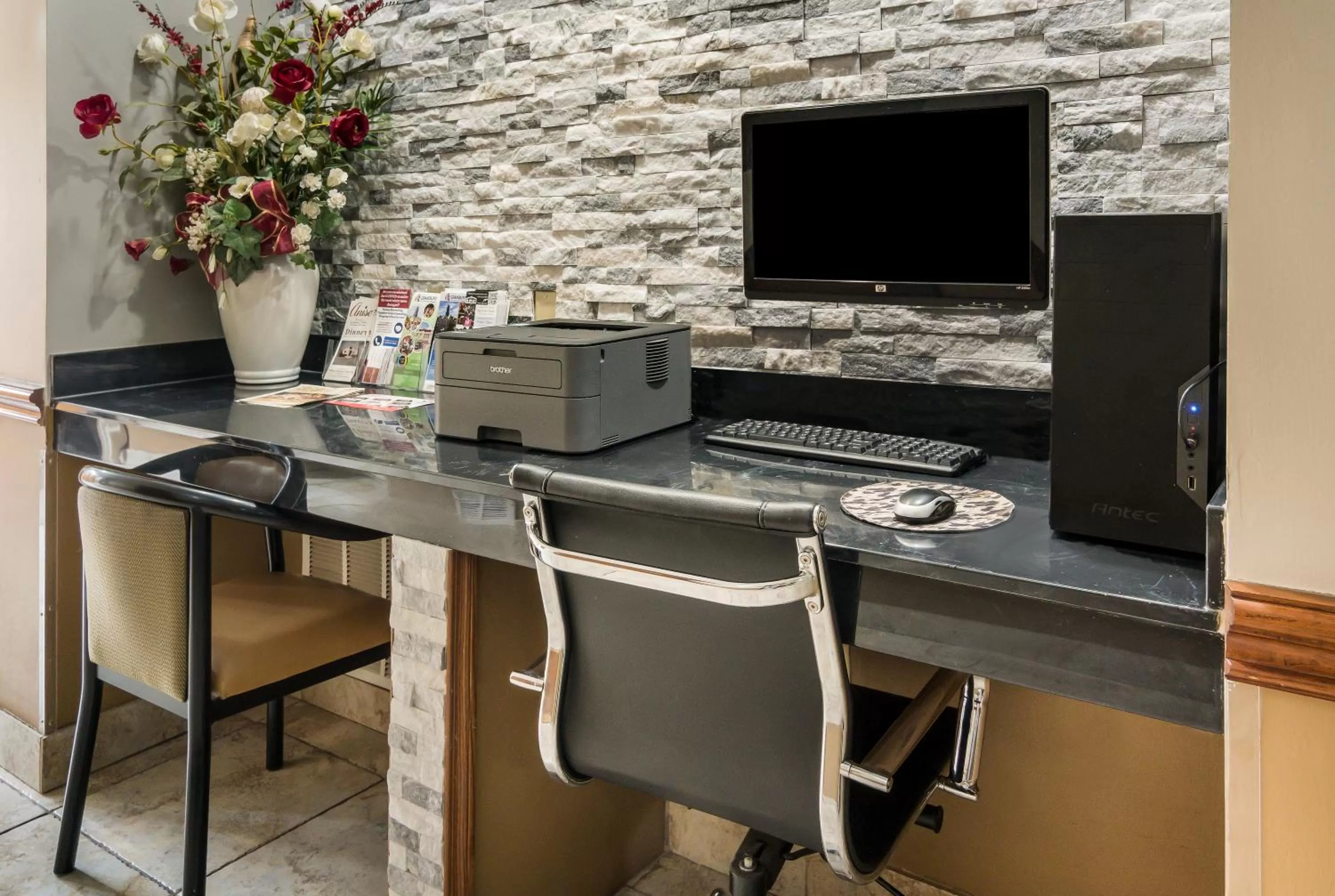 Business facilities in Quality Inn & Suites - Granbury
