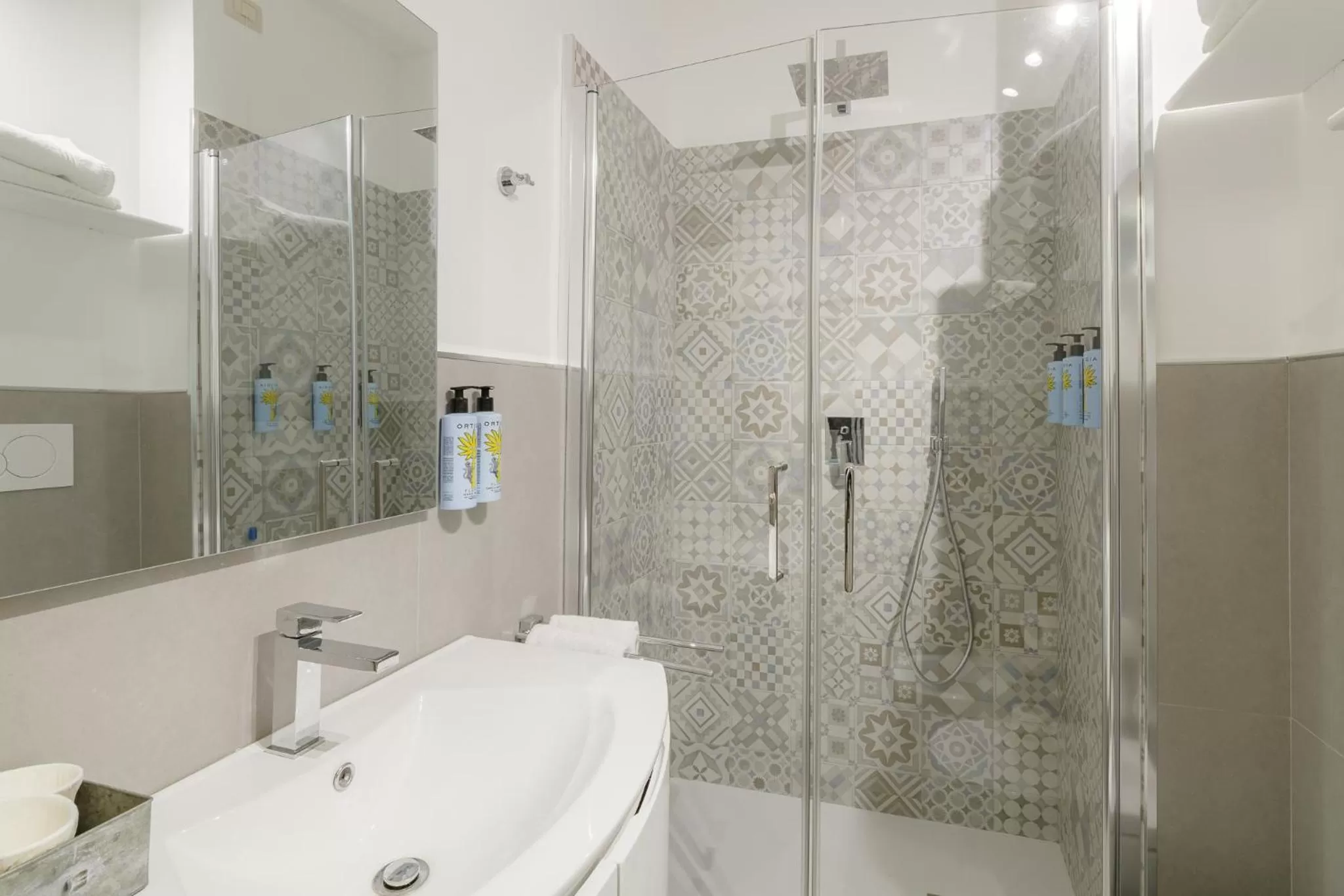 Shower in Aurora Boutique Hotel & Private SPA