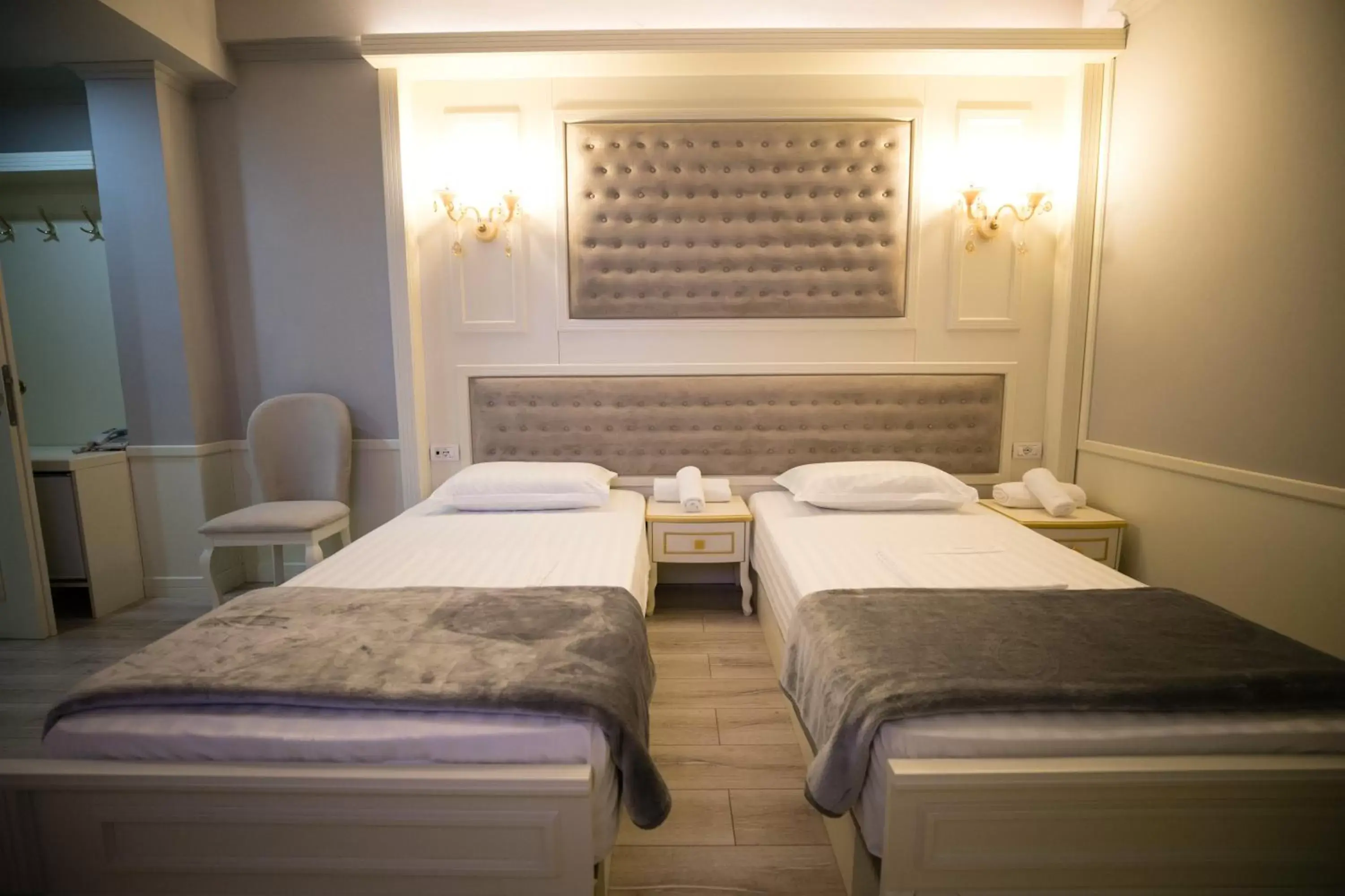 Twin Room in Hotel Lotus Twin Room in Hotel Lotus