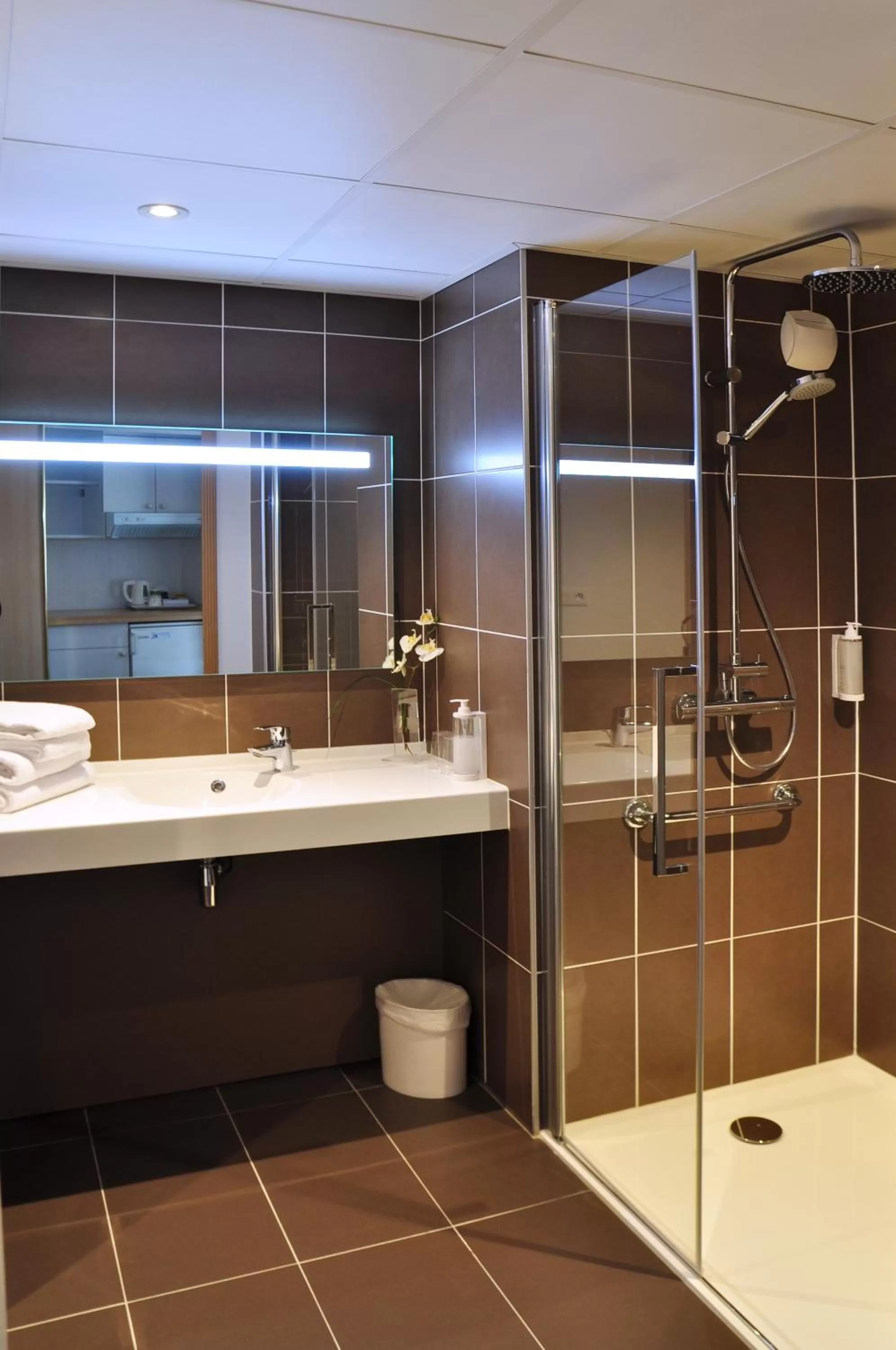 Shower in Westotel Nantes Atlantique