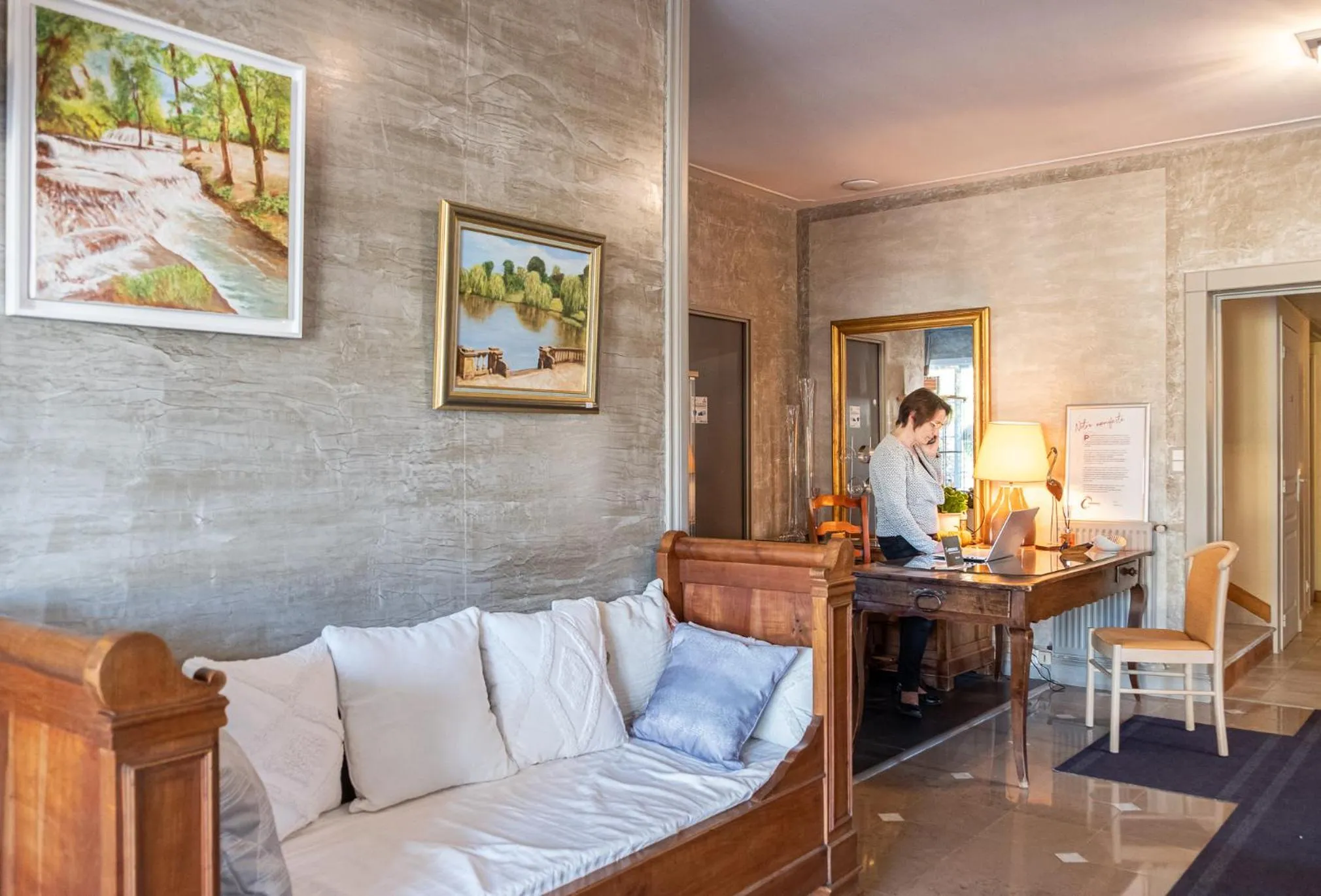 Lobby or reception in Domaine de l'Echassier, The Originals Relais